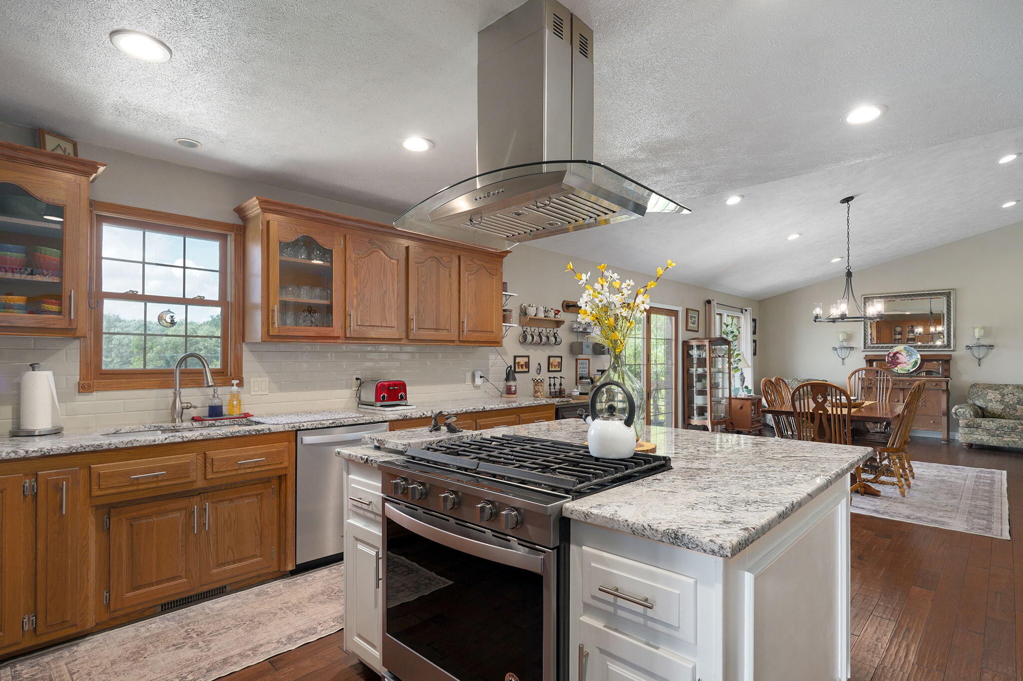 8933 West Farm Road 60 Property Photo 10