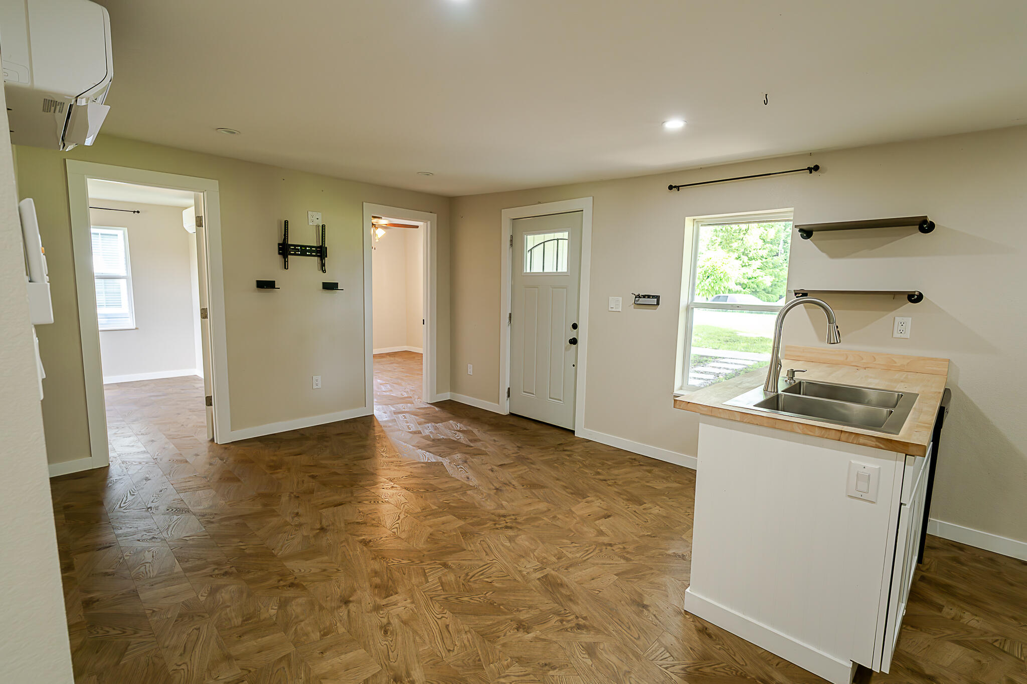 316 East Washington Street Property Photo 2