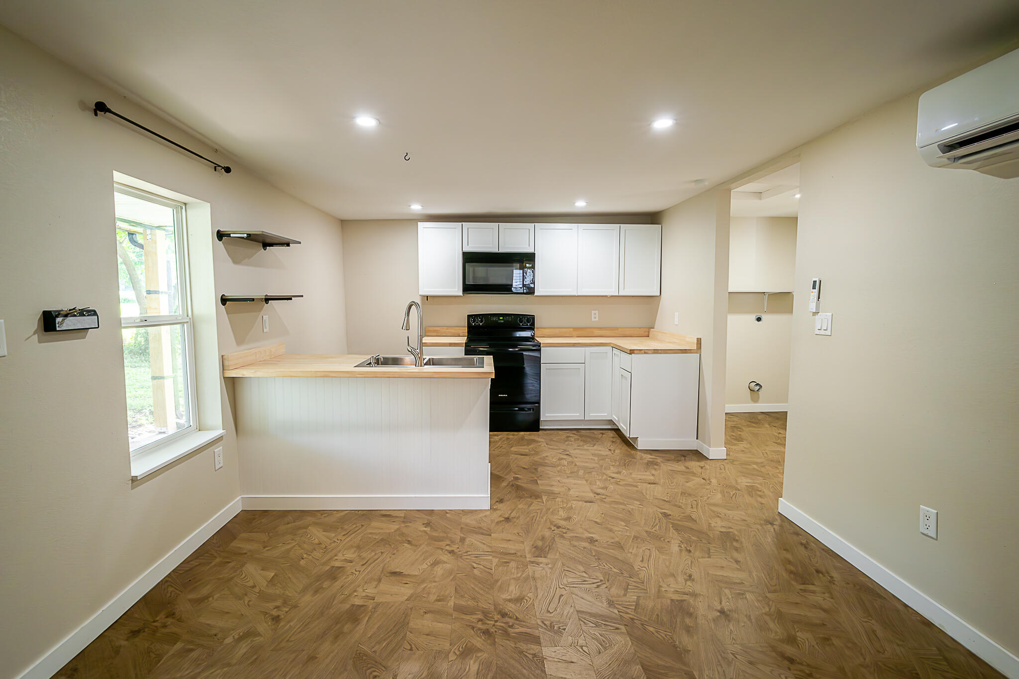 316 East Washington Street Property Photo 4