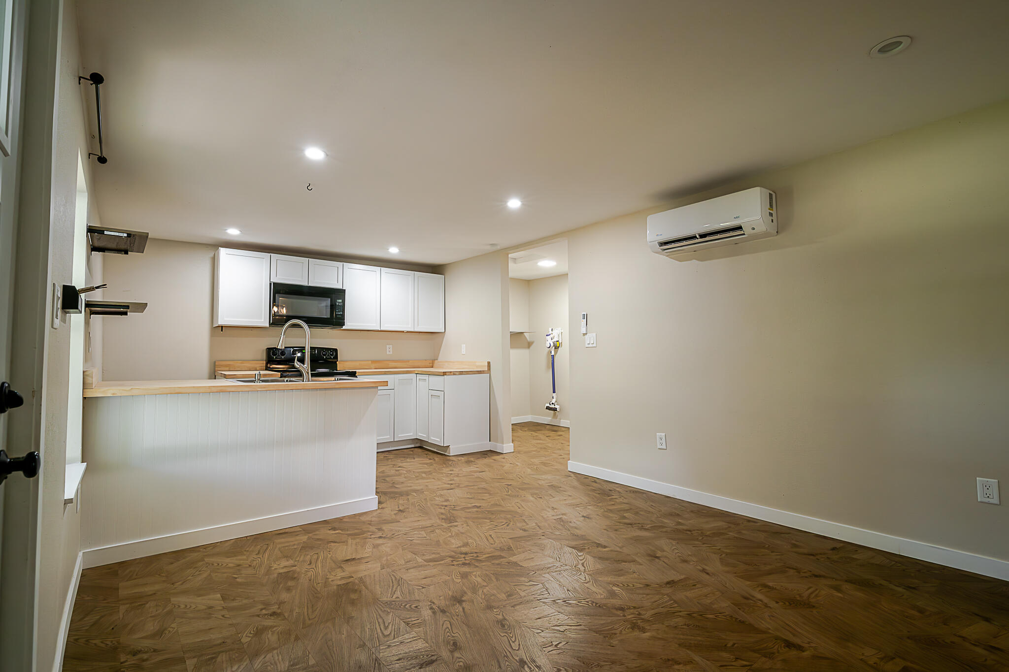 316 East Washington Street Property Photo 5