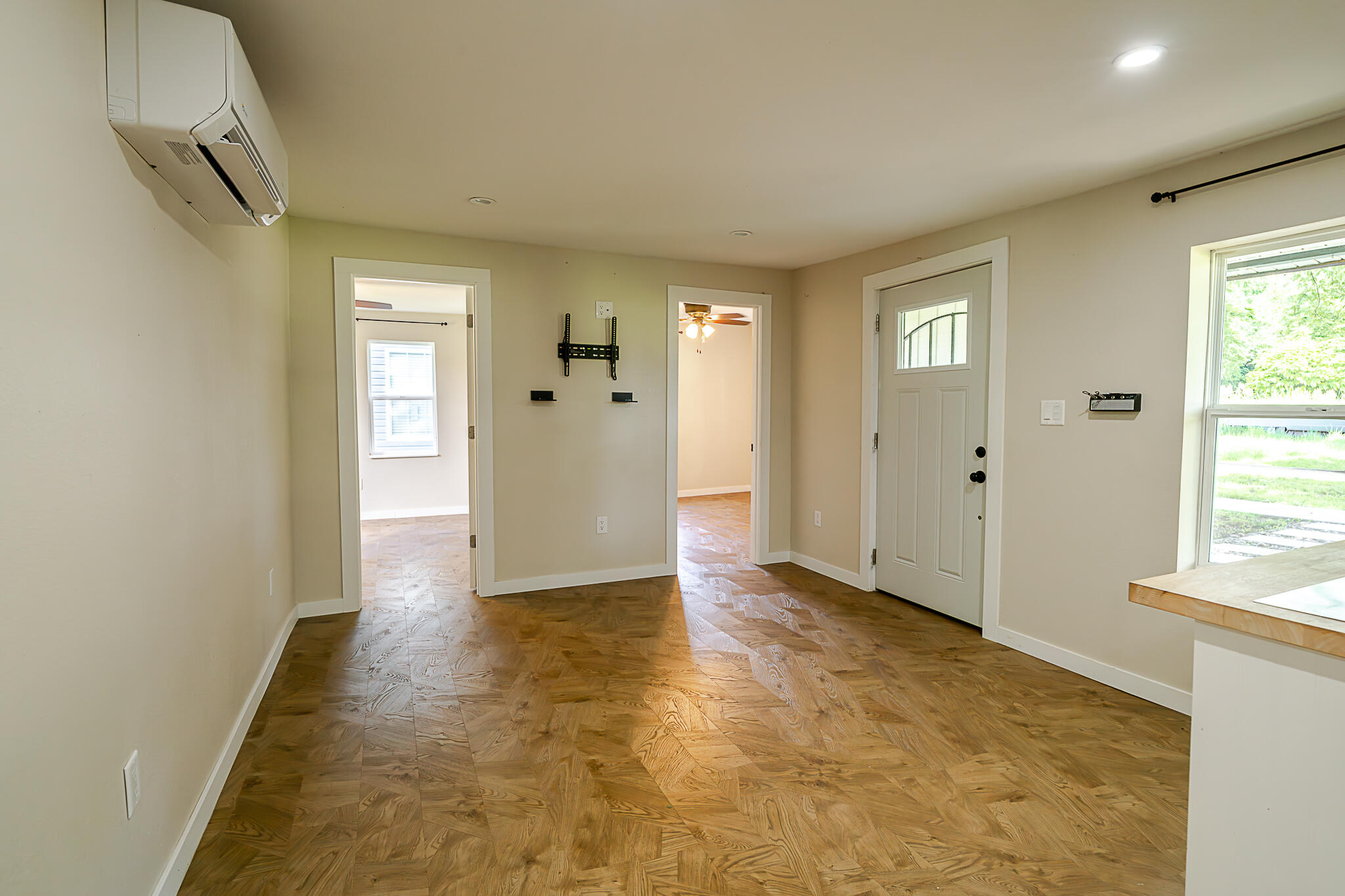 316 East Washington Street Property Photo 8