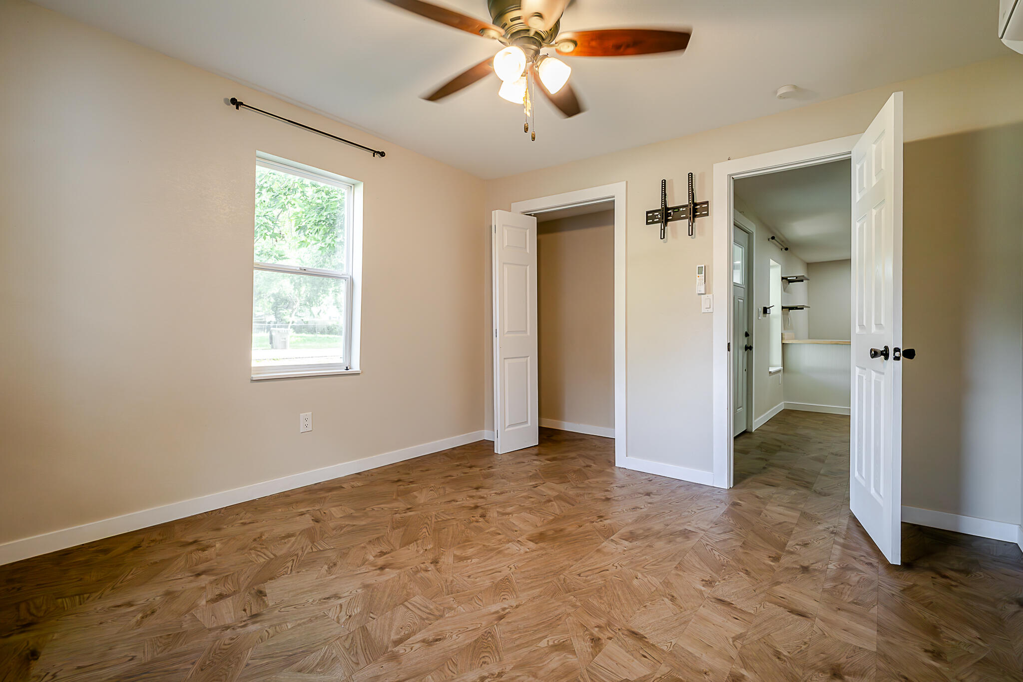 316 East Washington Street Property Photo 10