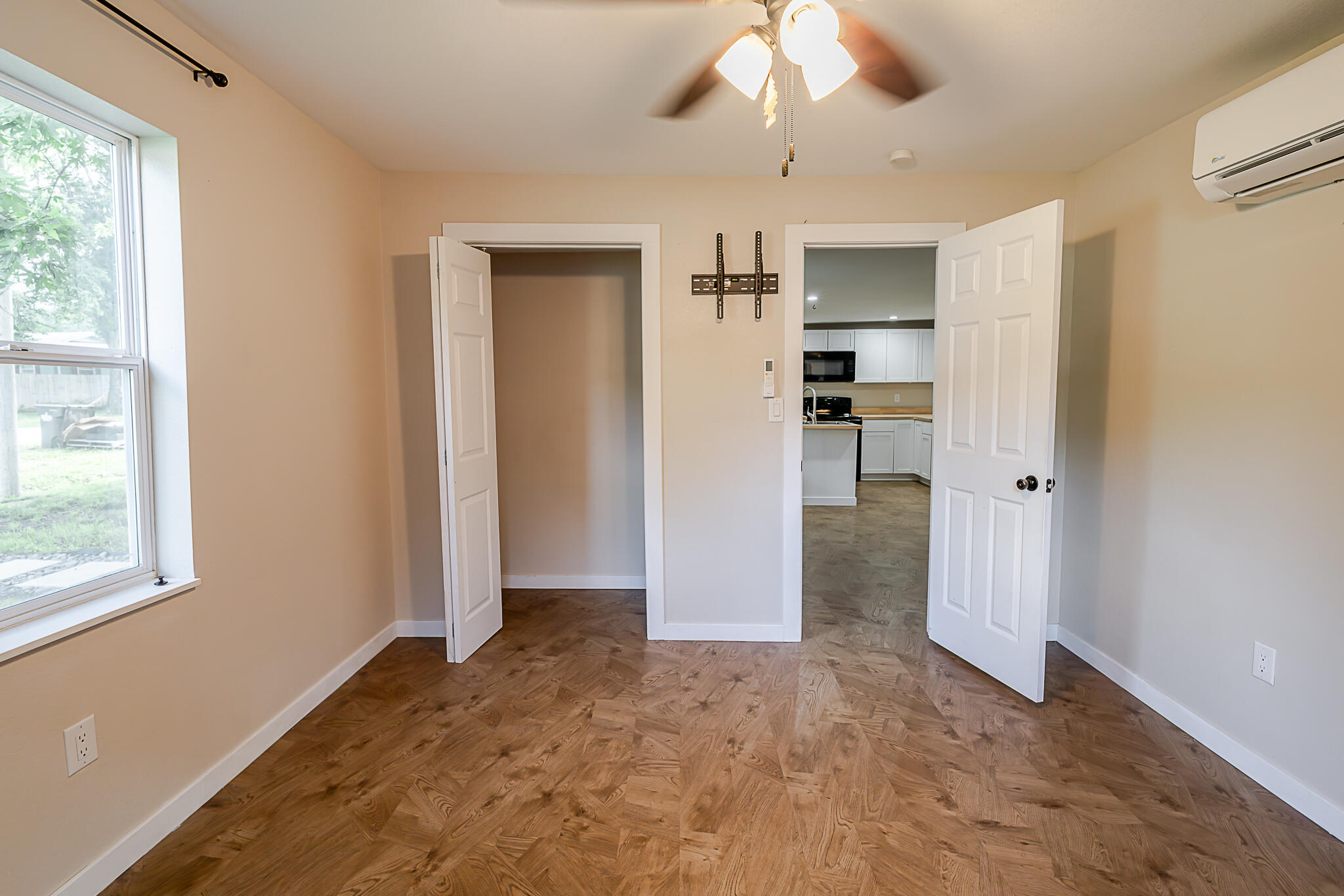 316 East Washington Street Property Photo 11