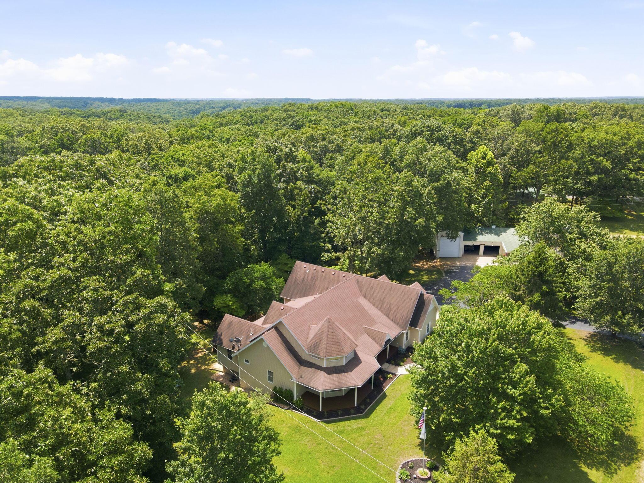326 Wilderness Road Property Photo 4