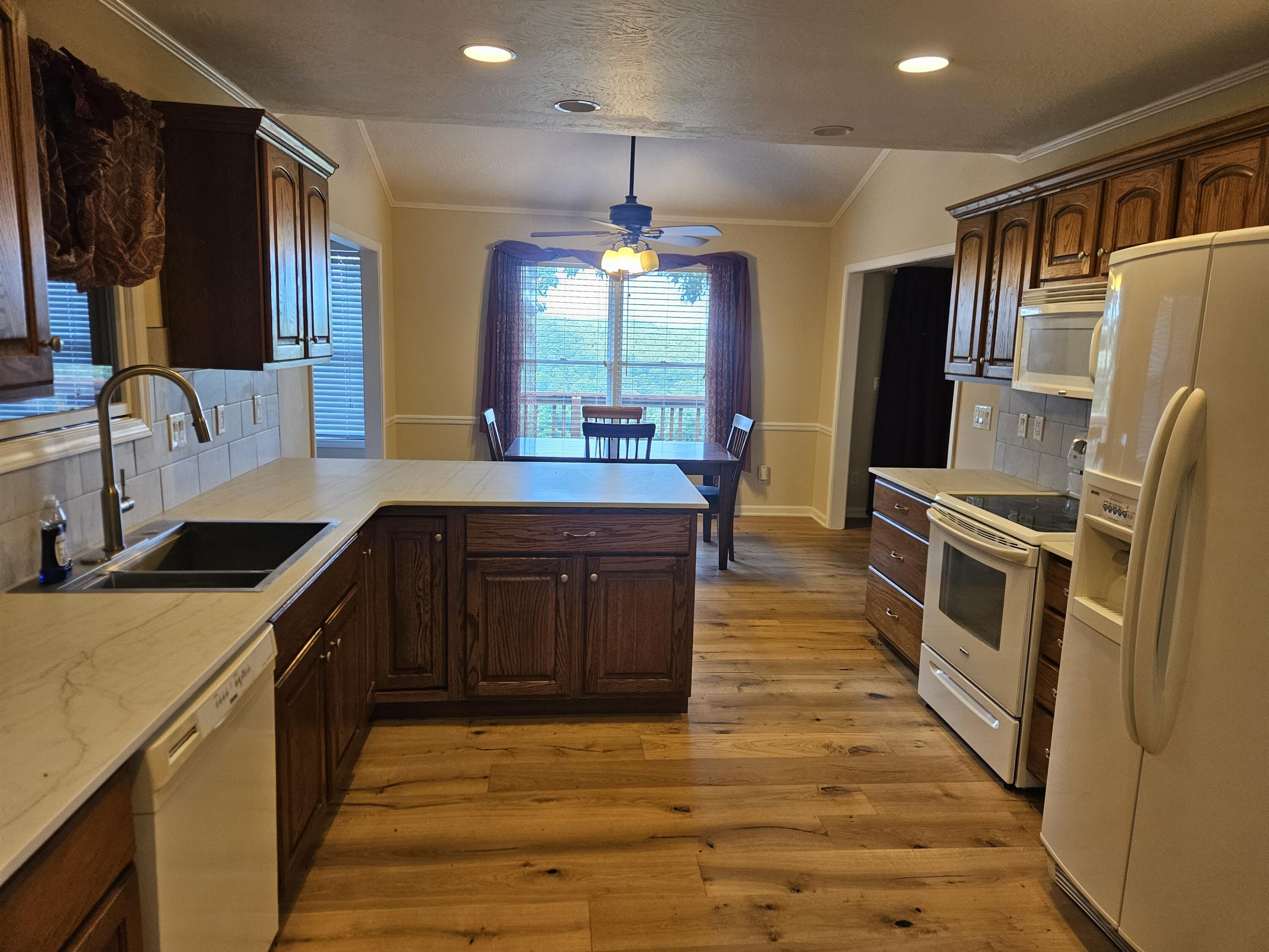 123 Sparkle Drive Property Photo 9