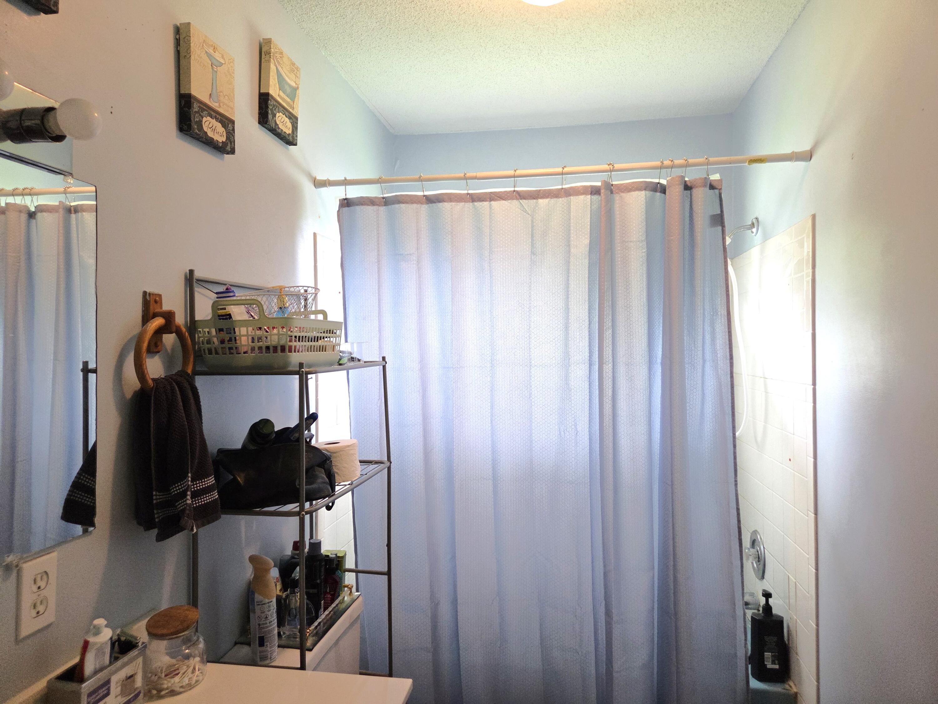 1127 North Oak Street Property Photo 8