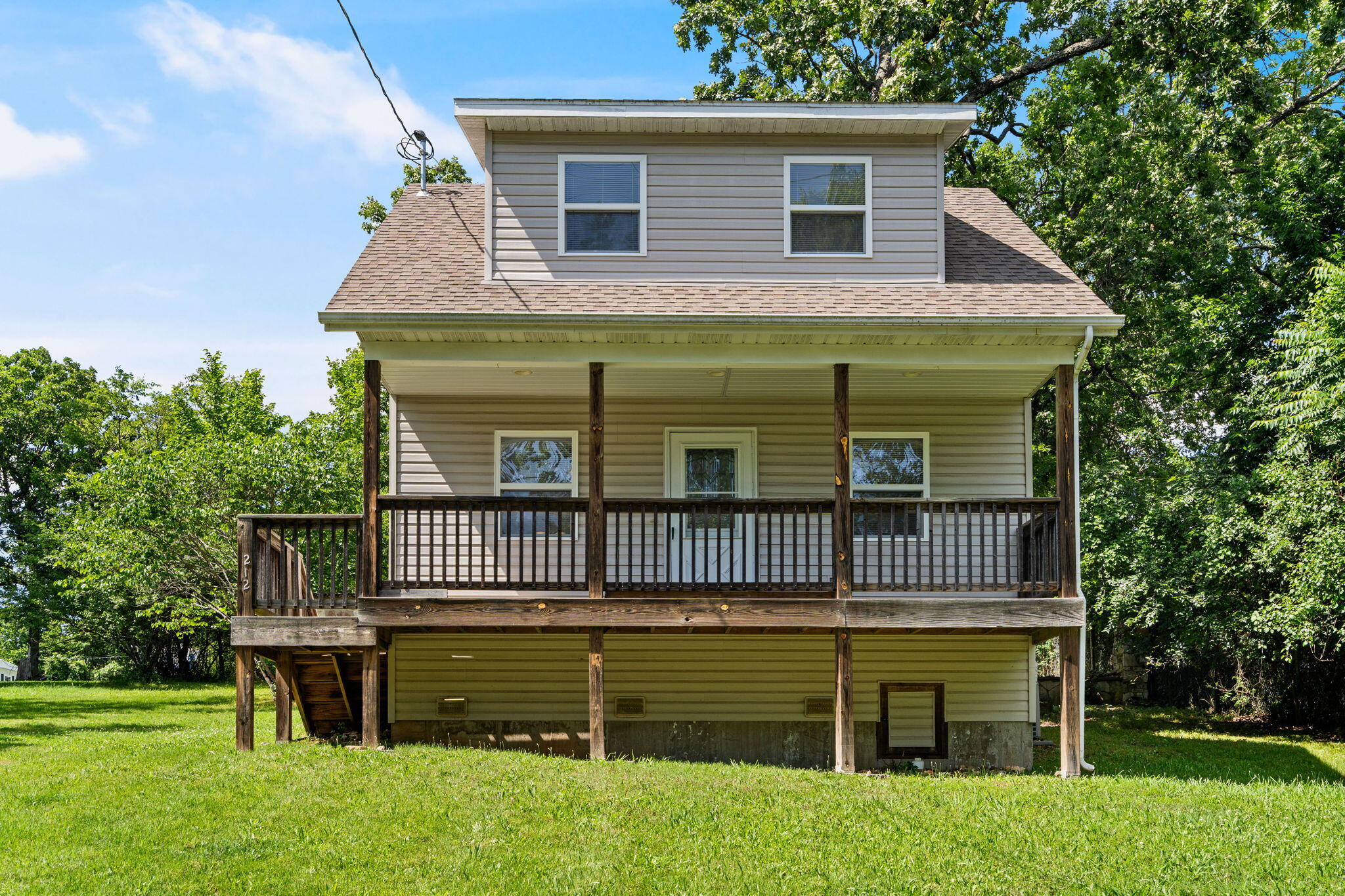 212 Candlestick Road Property Photo 8