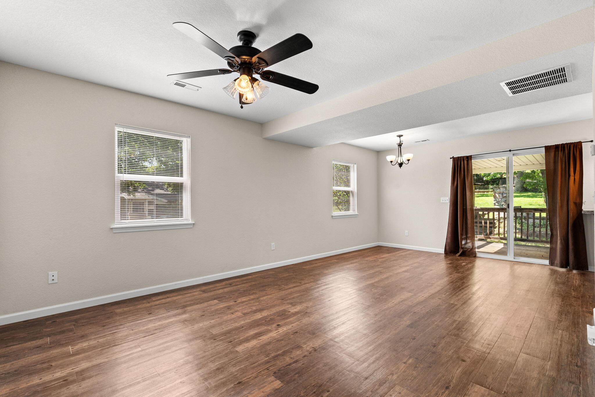 212 Candlestick Road Property Photo 10