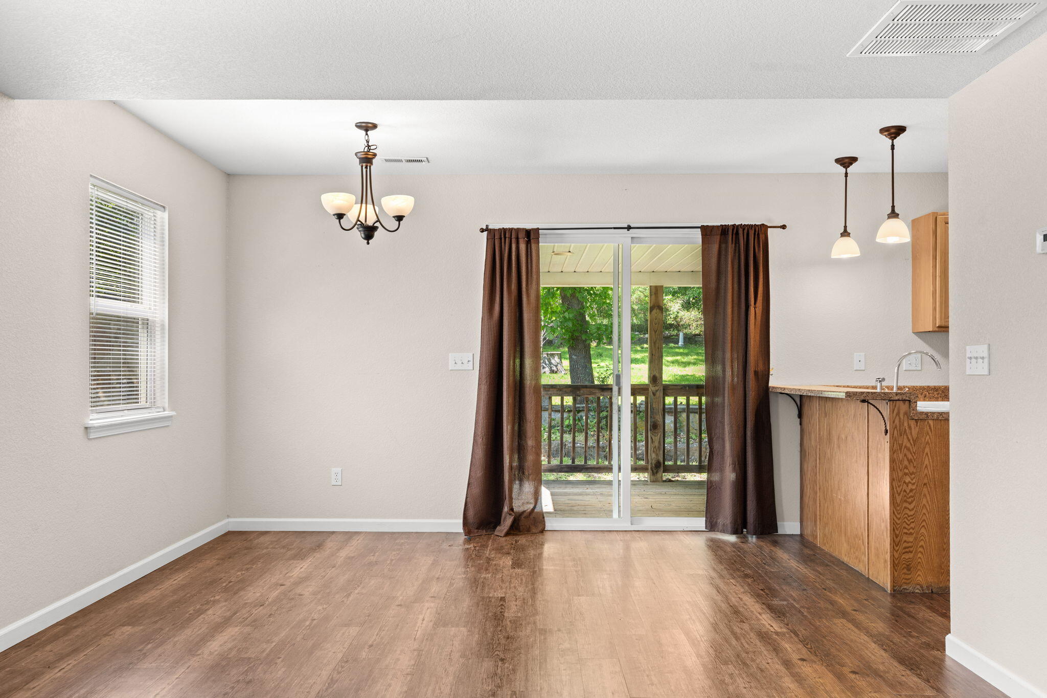 212 Candlestick Road Property Photo 12