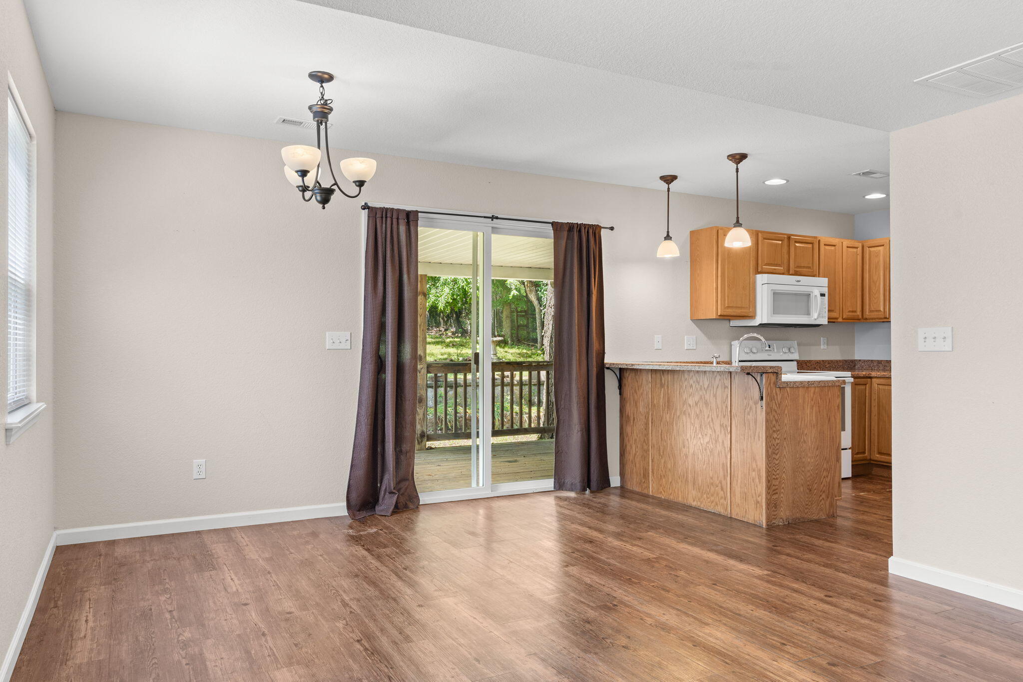 212 Candlestick Road Property Photo 13