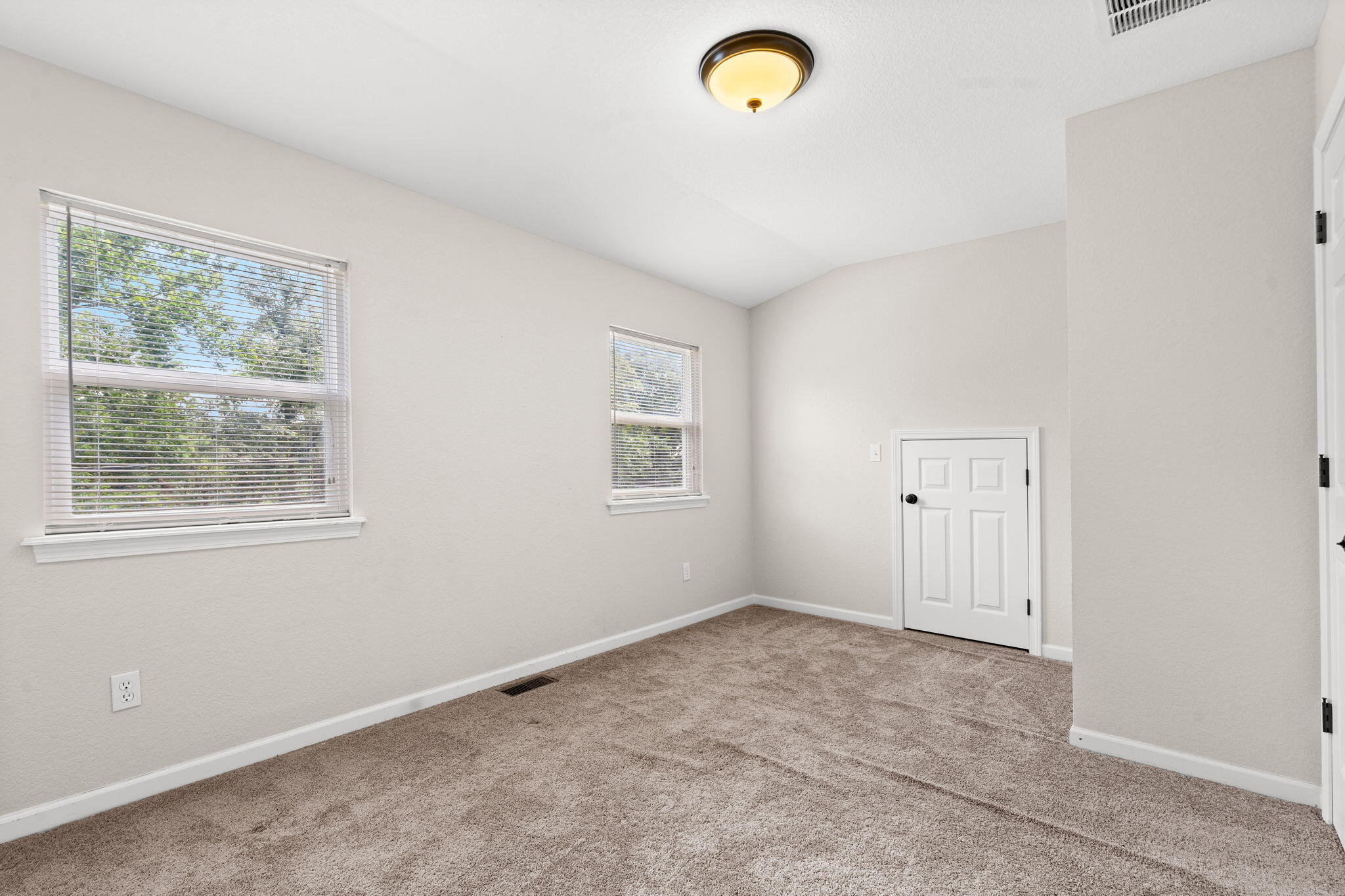 212 Candlestick Road Property Photo 33
