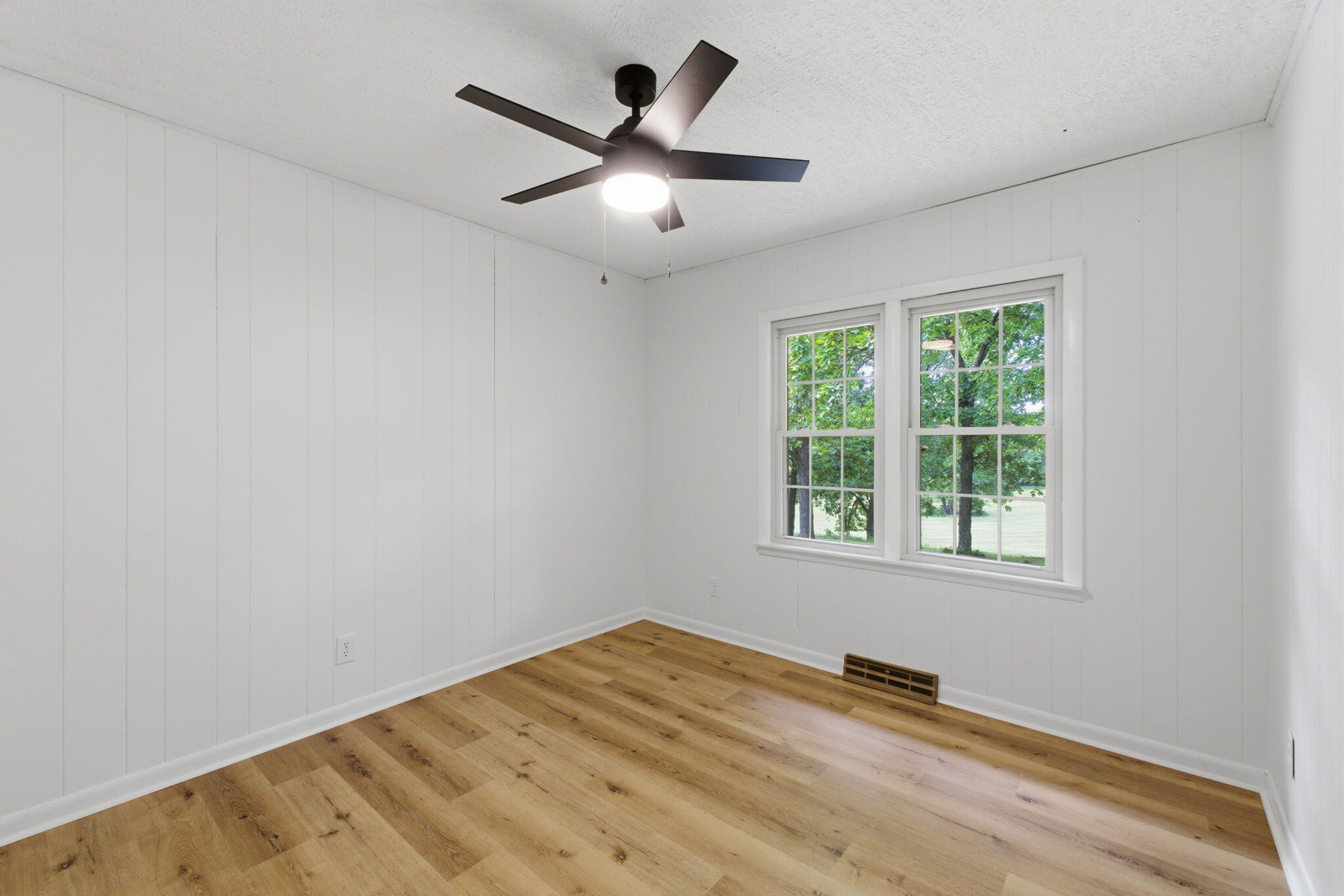 18555 State Highway 32 Property Photo 24