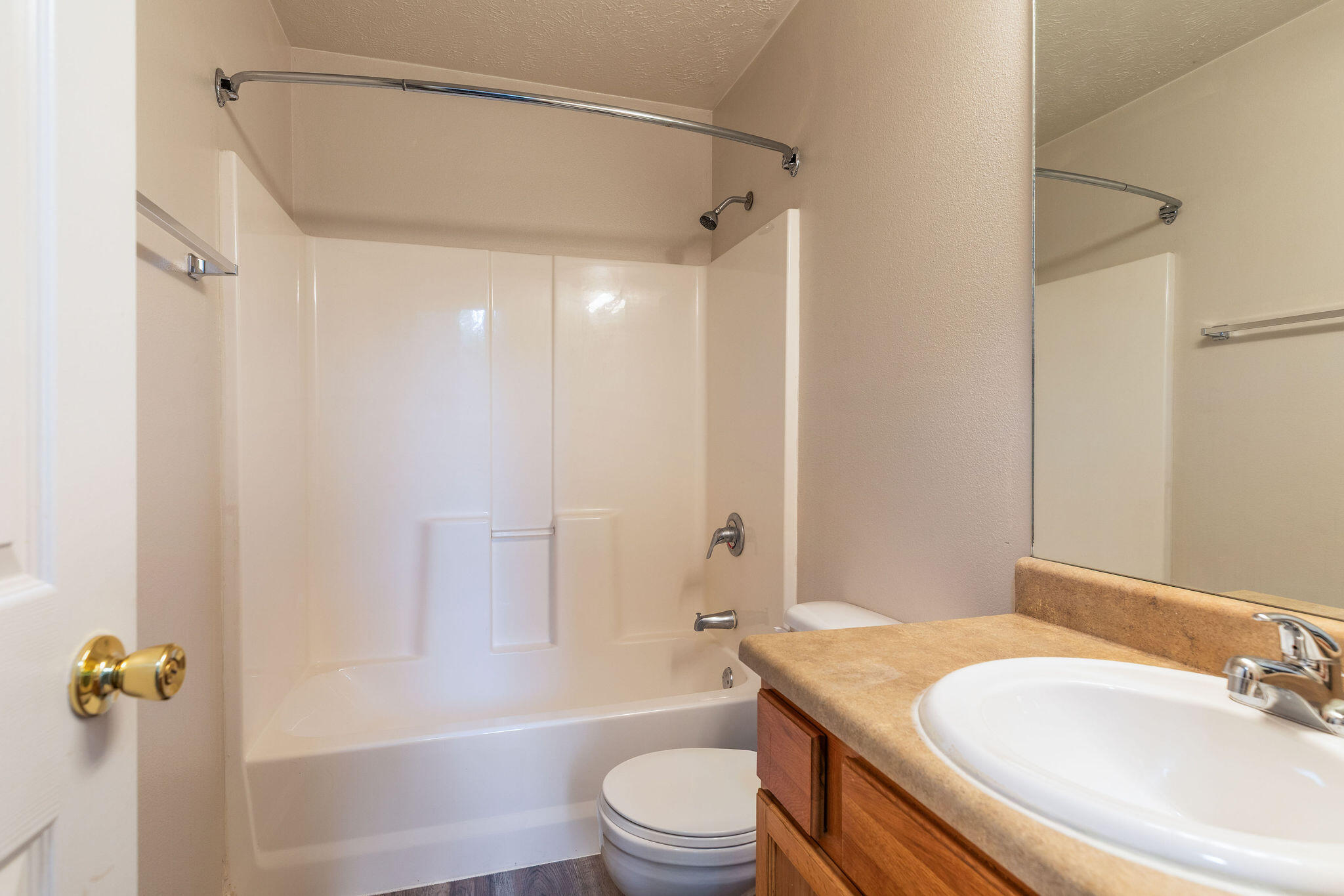 1015 Greentree Road Property Photo 13