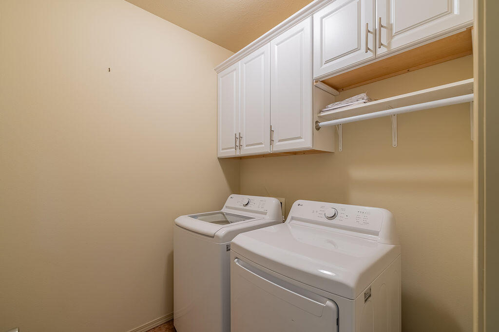 1261 Golf Drive Apt 2 Property Photo 33
