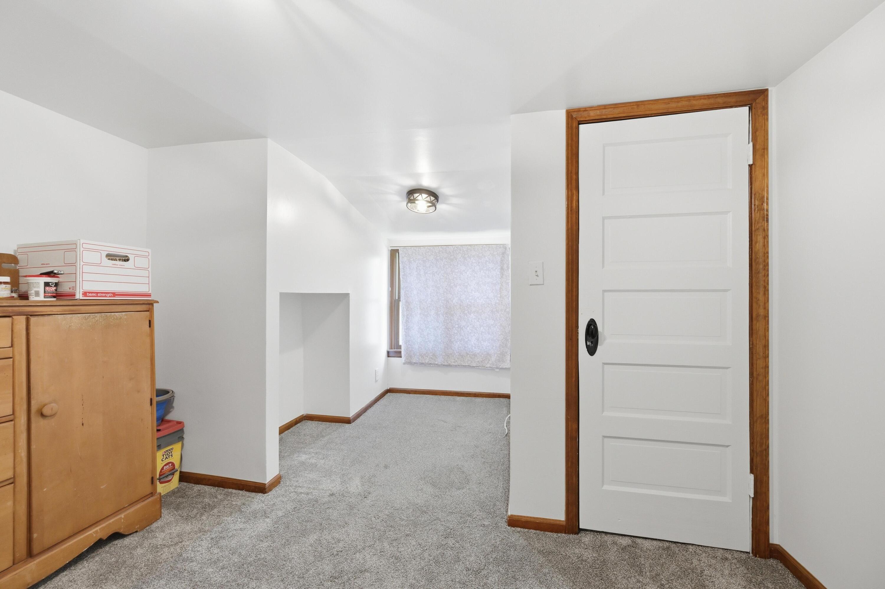718 South Empire Avenue Property Photo 33