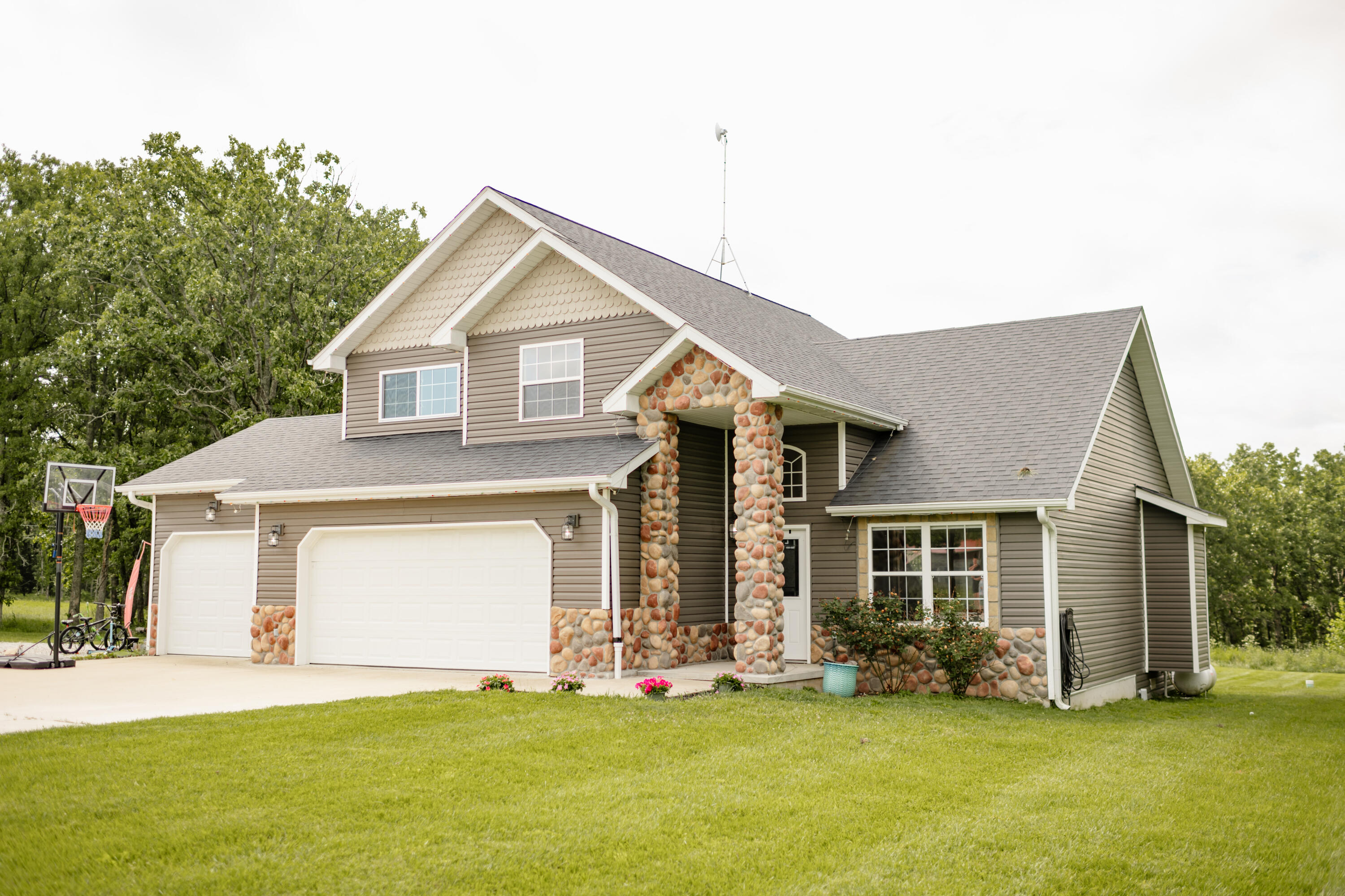 12048 State Highway 32 Property Photo 1