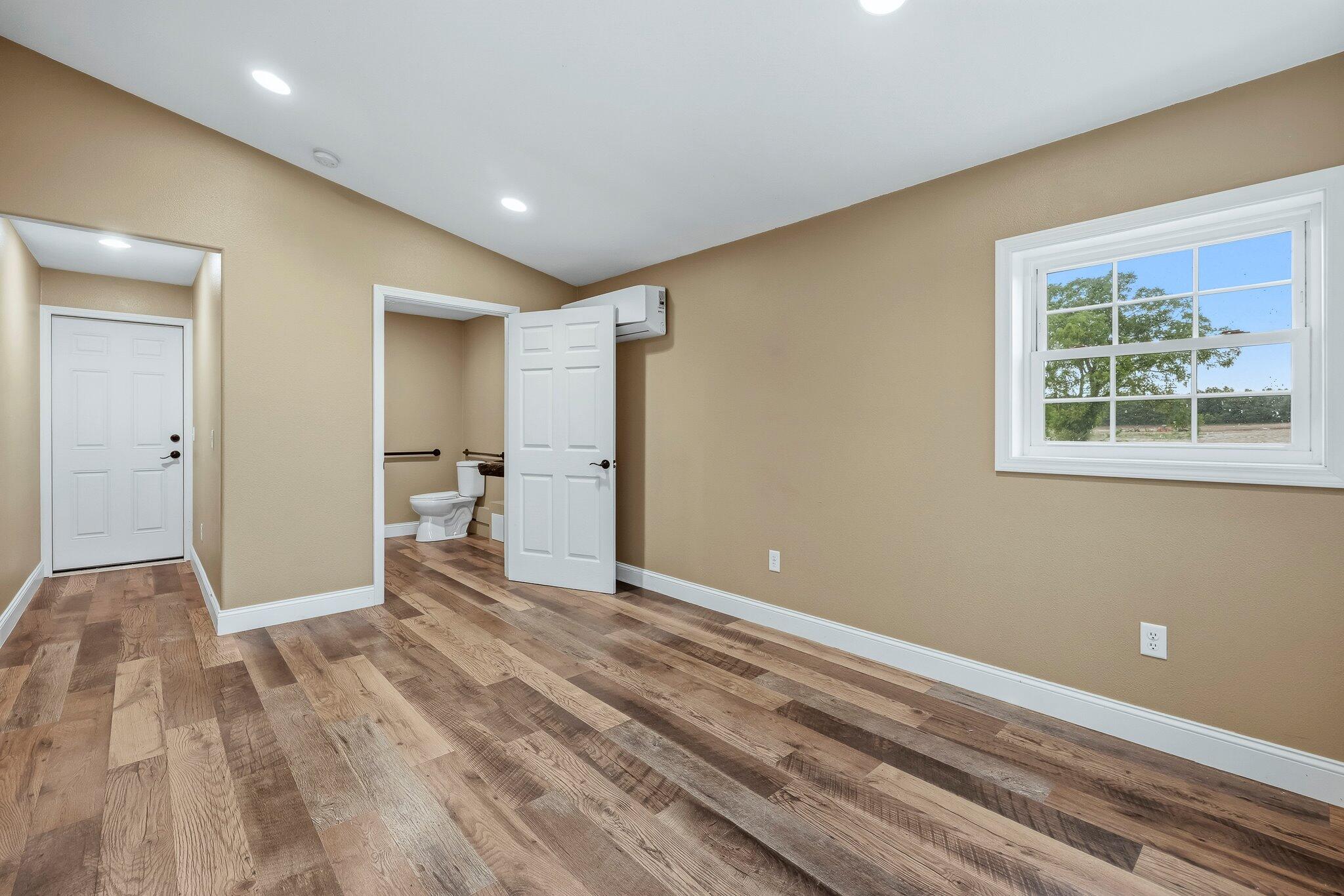 125 North Harper Street Property Photo 5