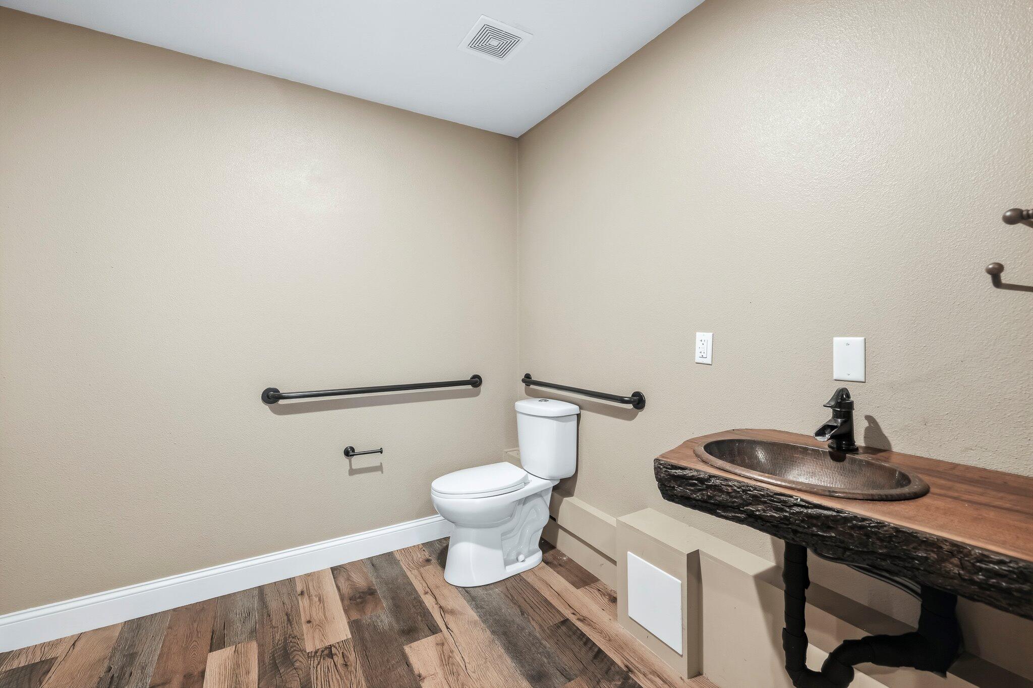 125 North Harper Street Property Photo 6