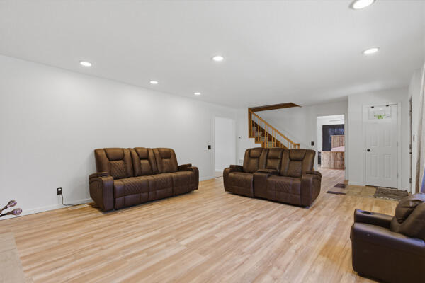 9426 Business 60 Property Photo 19