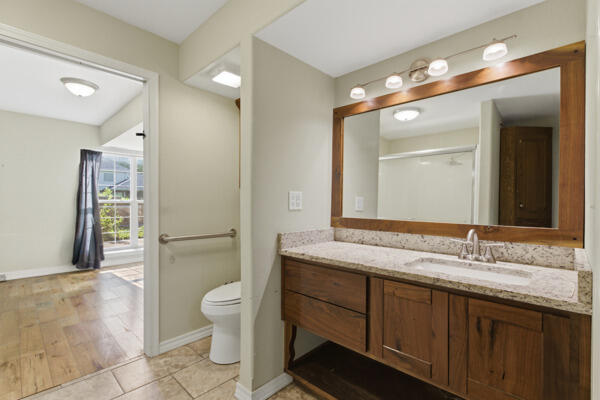 9426 Business 60 Property Photo 34