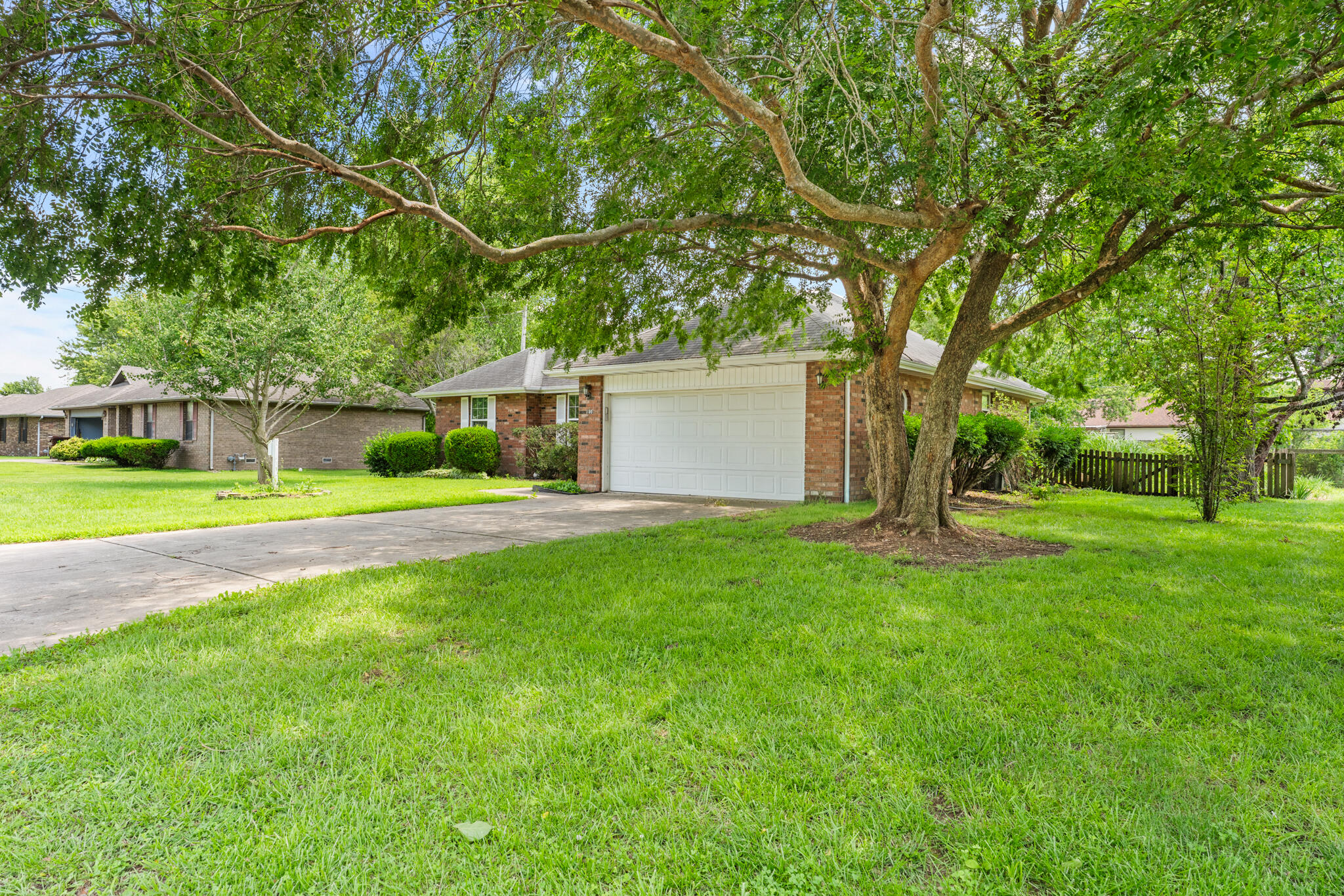 198 East Hadley Street Property Photo 4