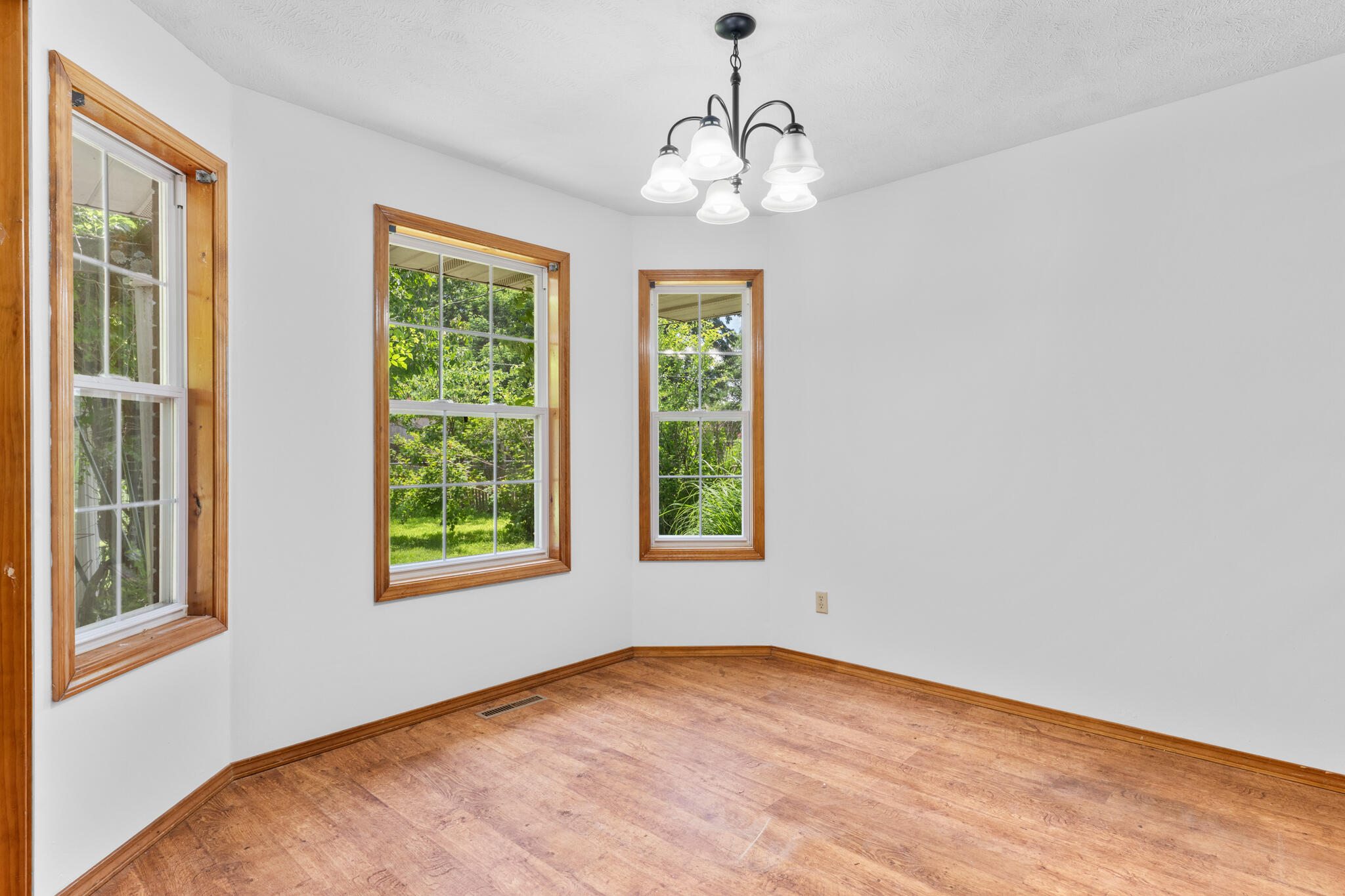 198 East Hadley Street Property Photo 5