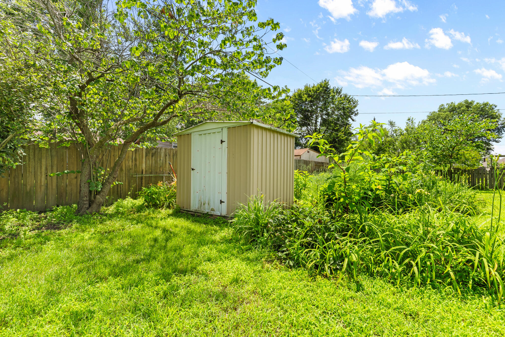 198 East Hadley Street Property Photo 26