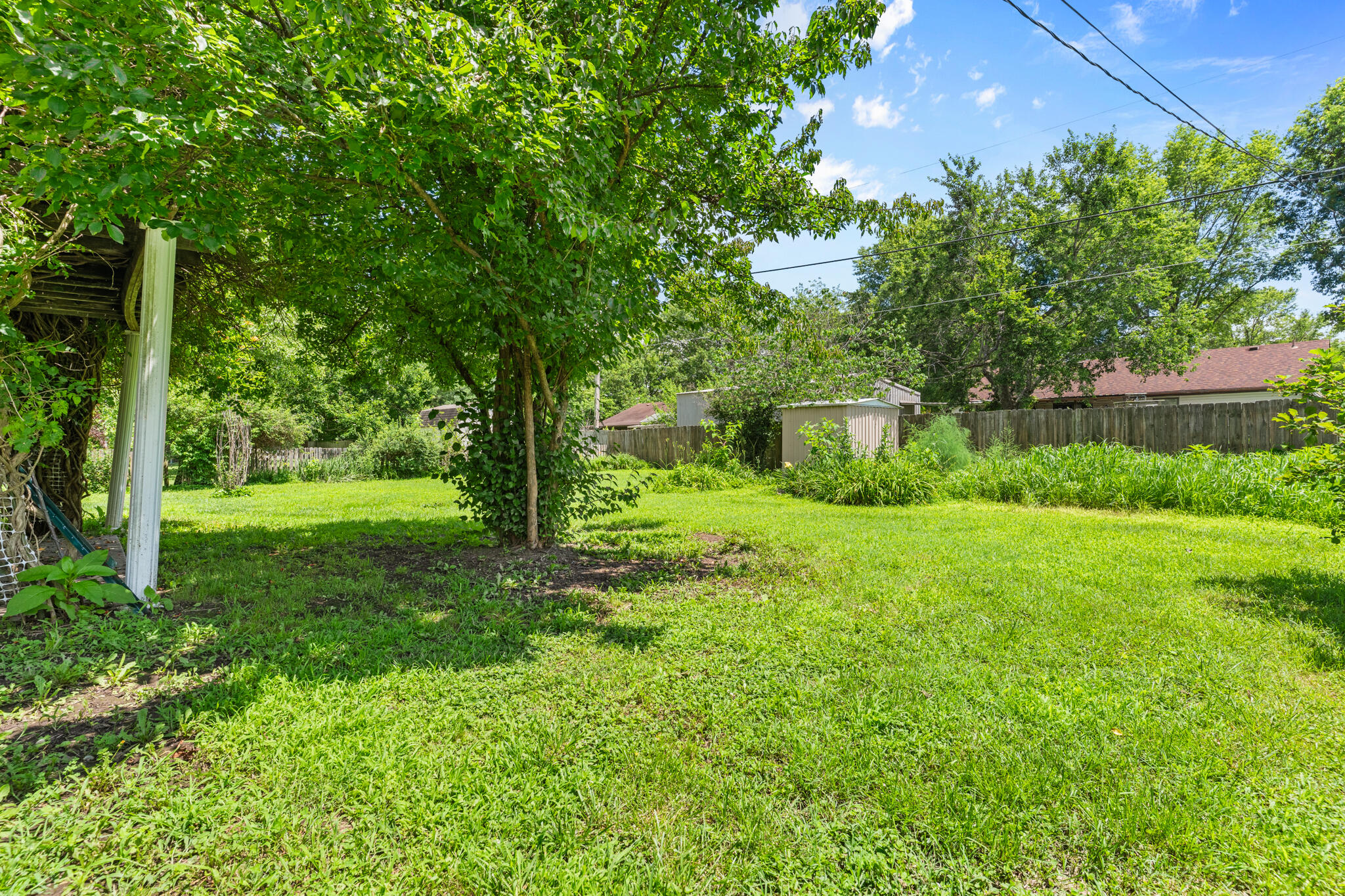 198 East Hadley Street Property Photo 28