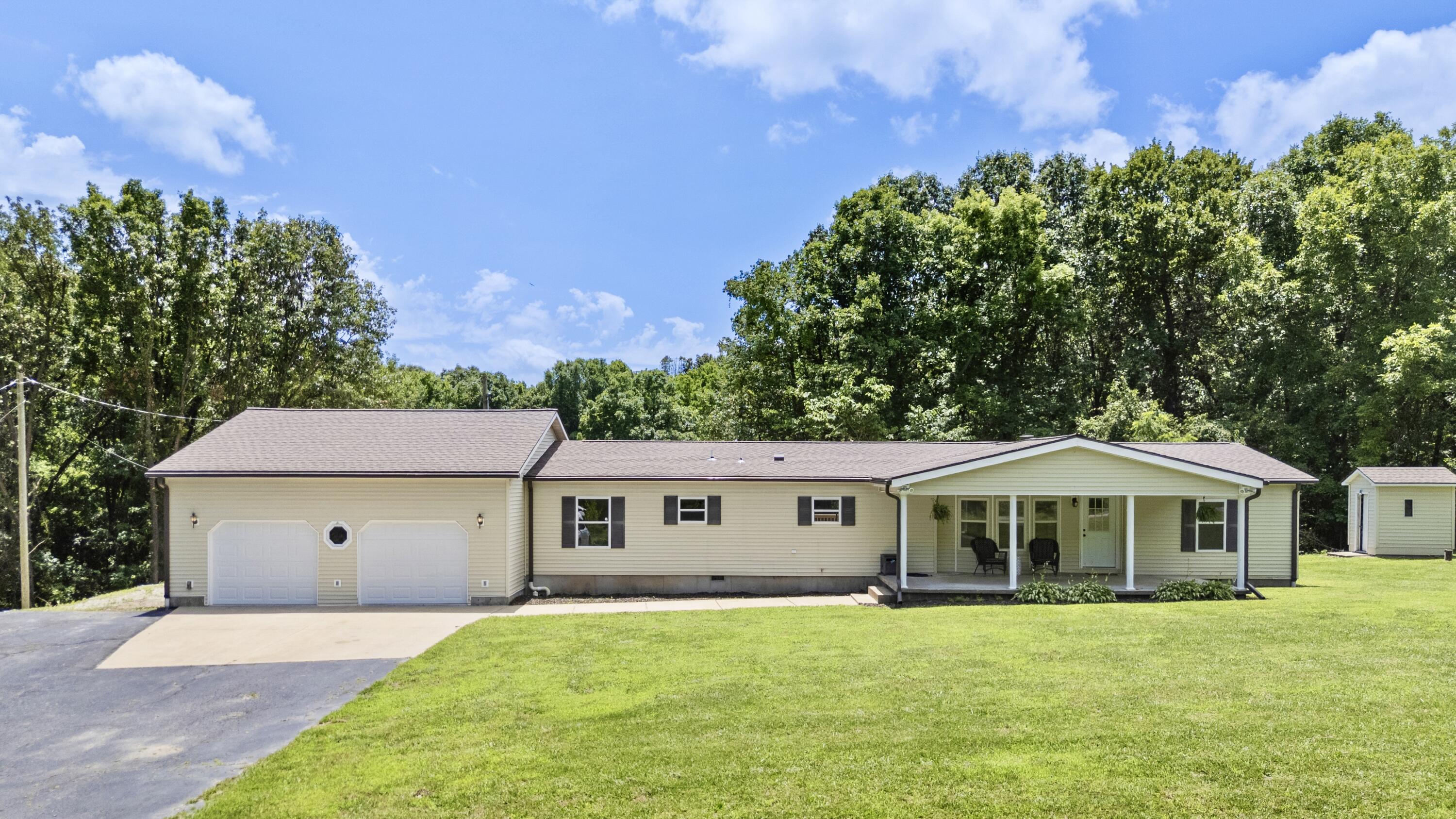 2425 Farm Road 2130 Property Photo 1