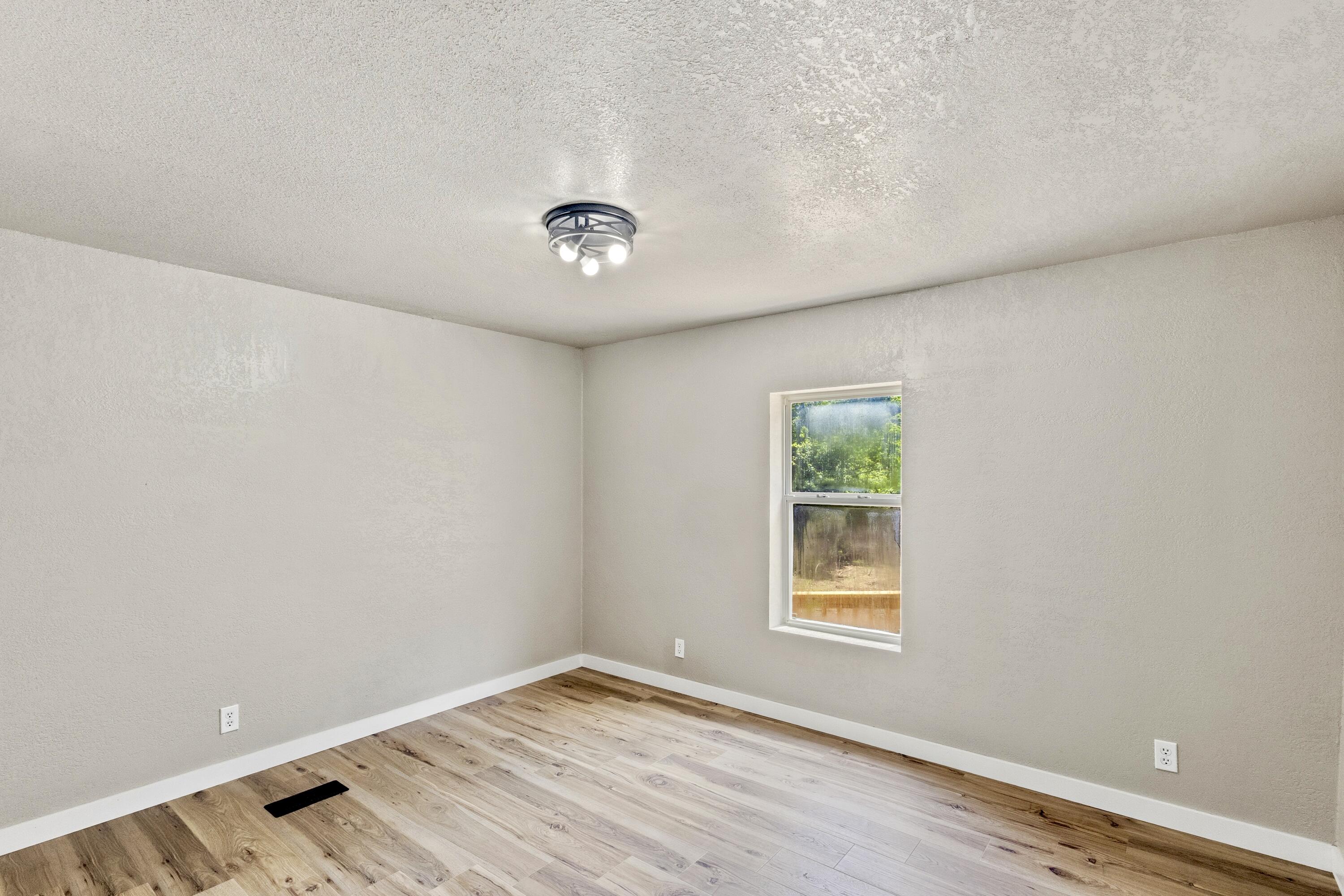 2425 Farm Road 2130 Property Photo 20