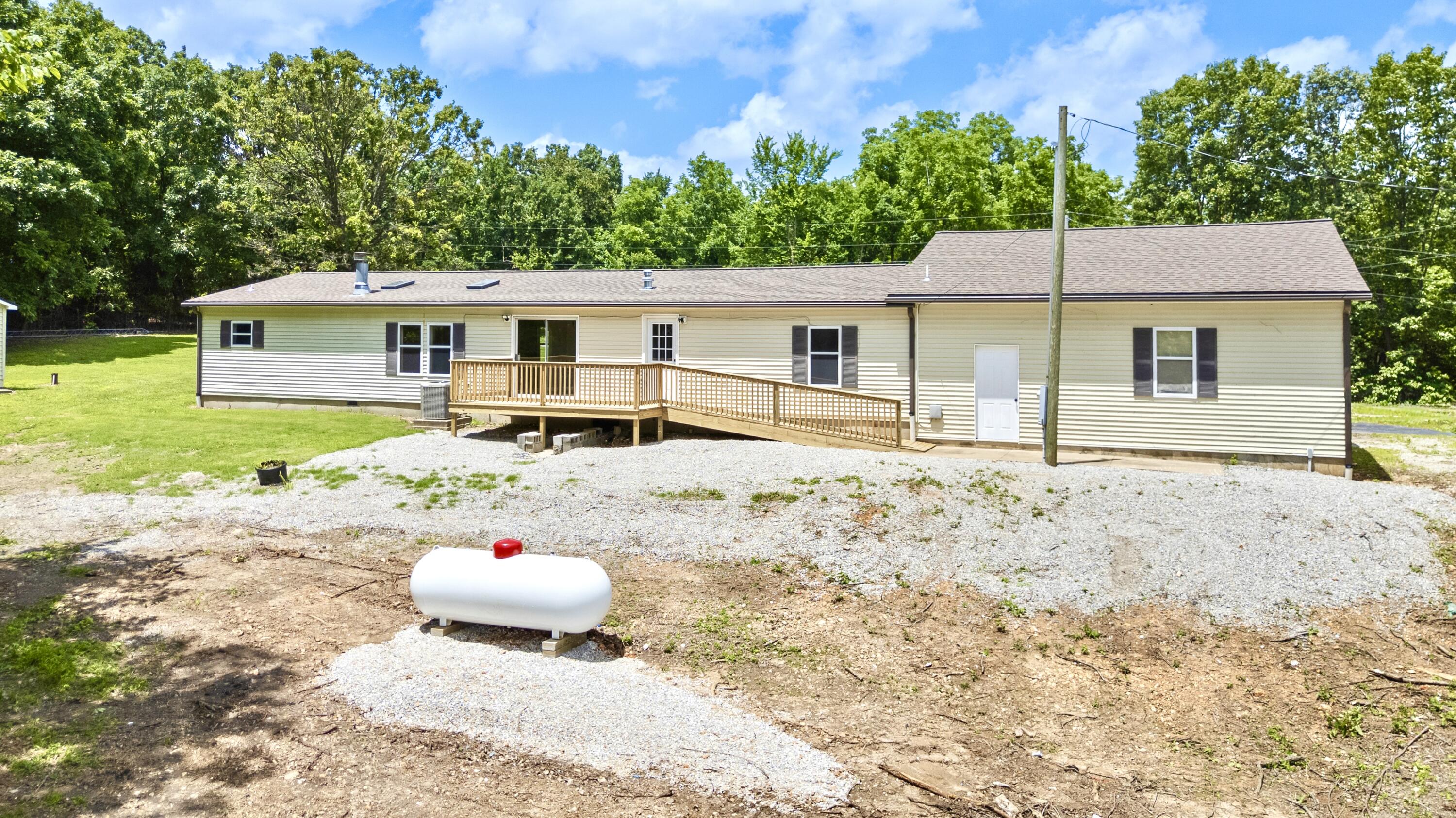 2425 Farm Road 2130 Property Photo 26
