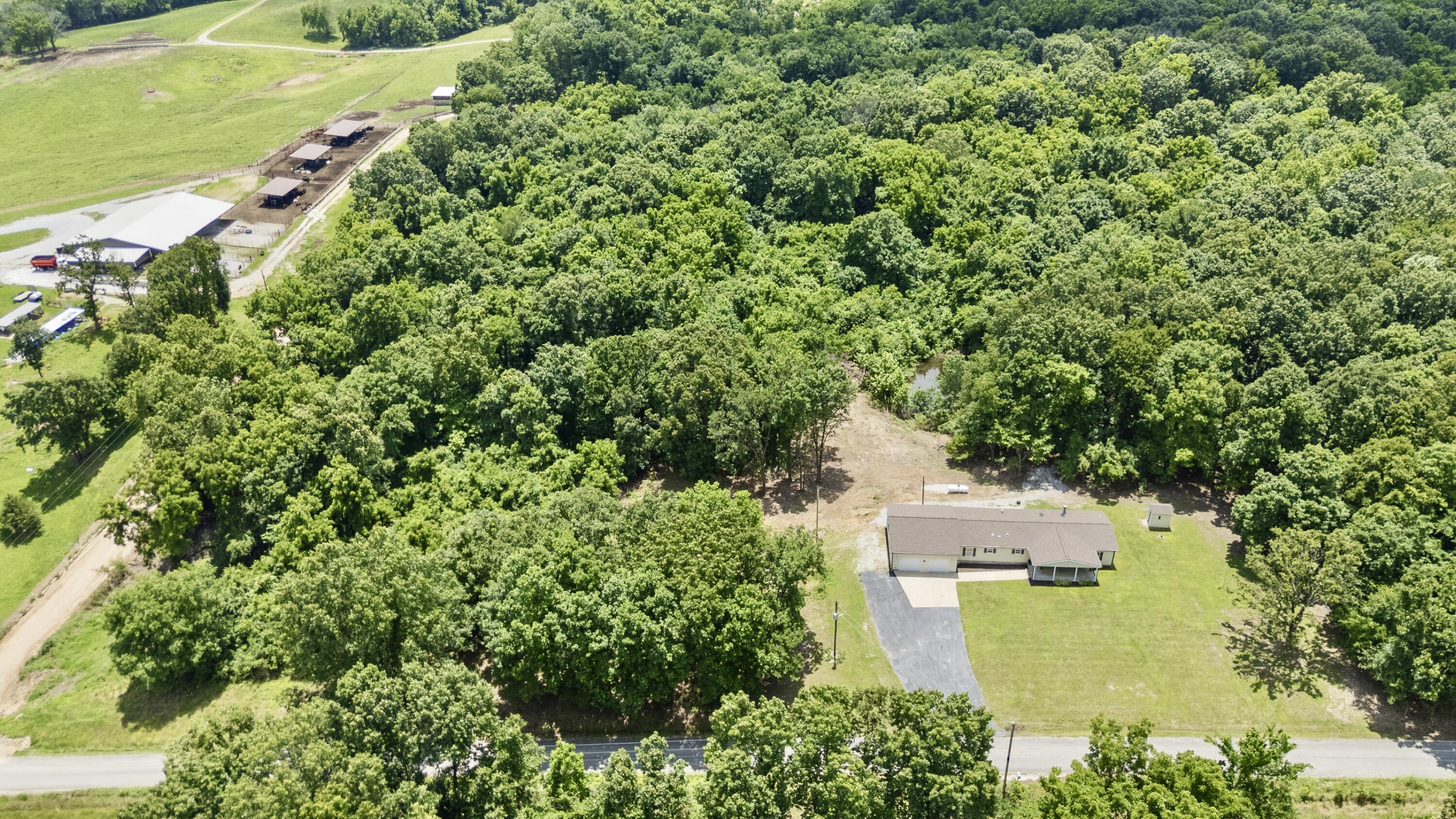 2425 Farm Road 2130 Property Photo 27