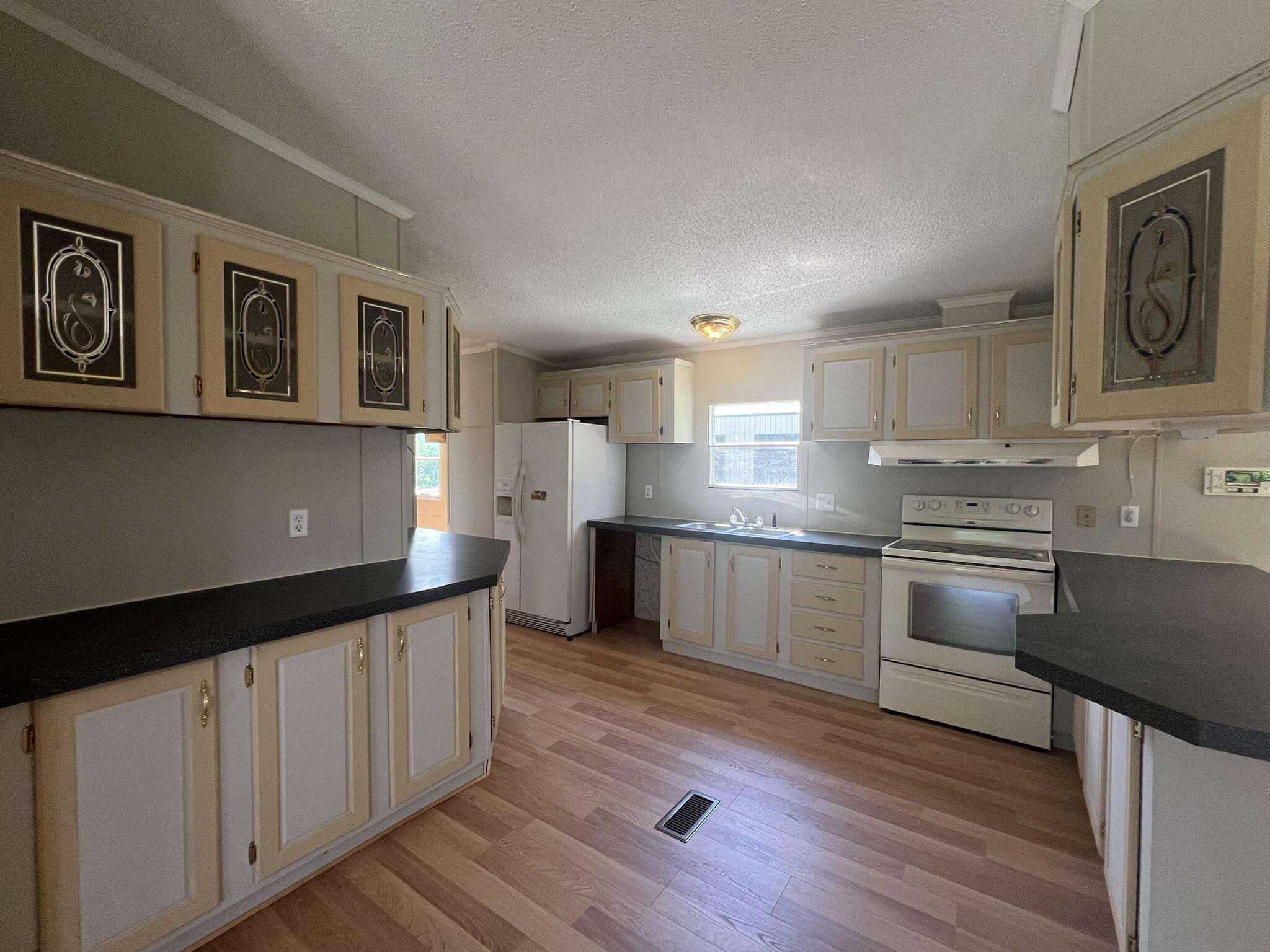 2149 King Road Property Photo 9