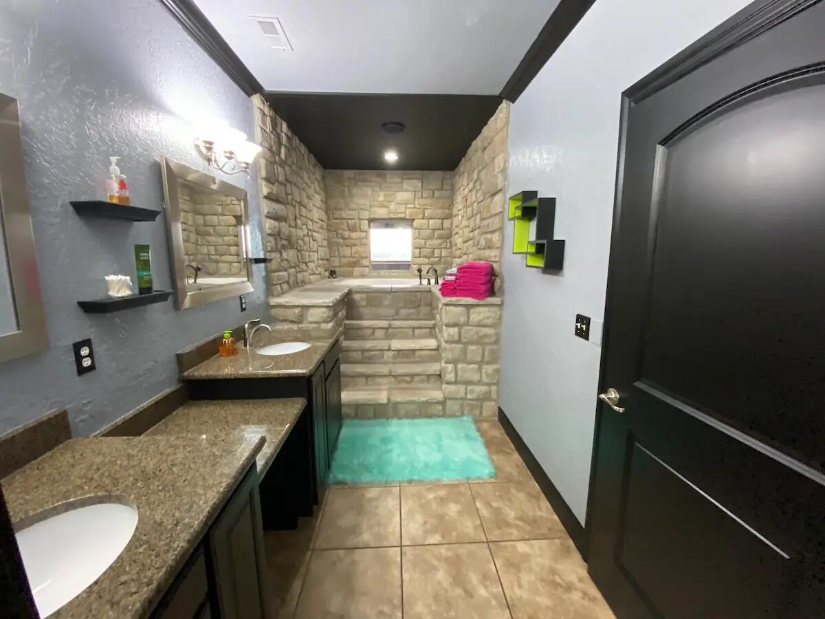 48 King Circle Property Photo 27