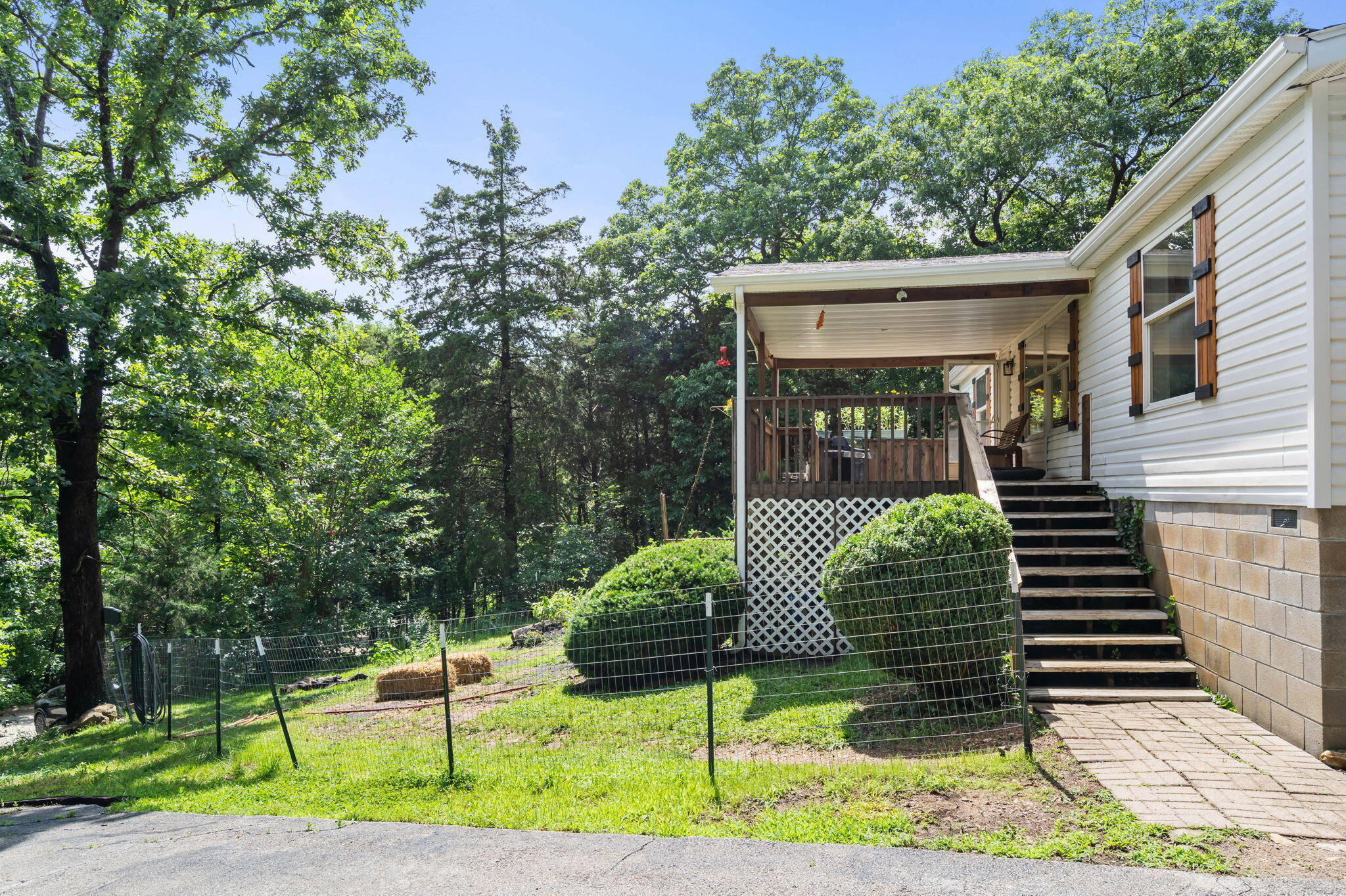 500 Wallace Drive Property Photo 8