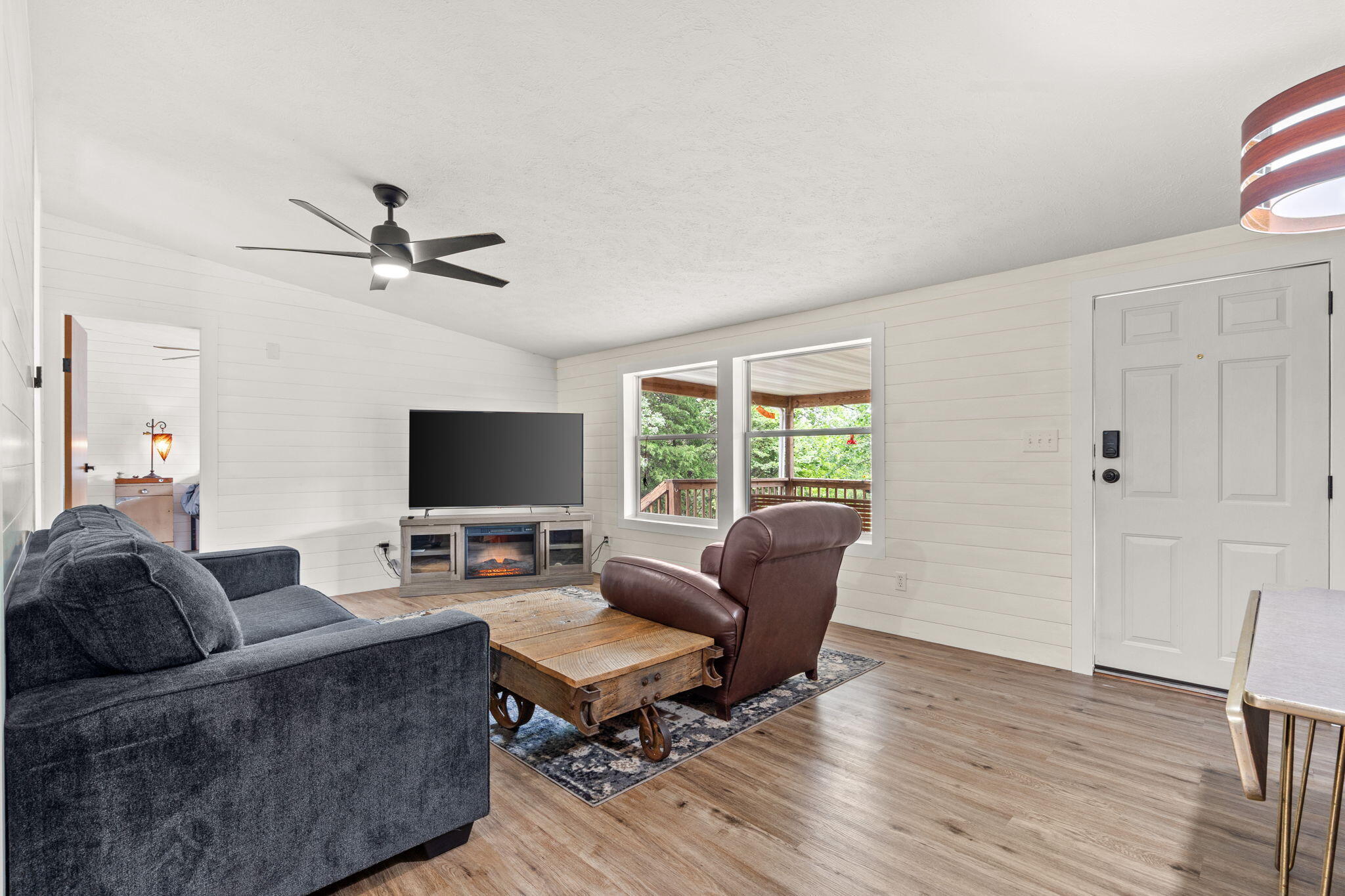 500 Wallace Drive Property Photo 12