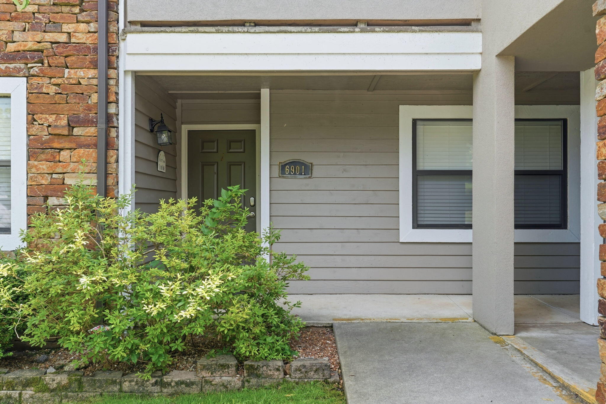 364 Wimbledon Drive 1 Property Photo 2