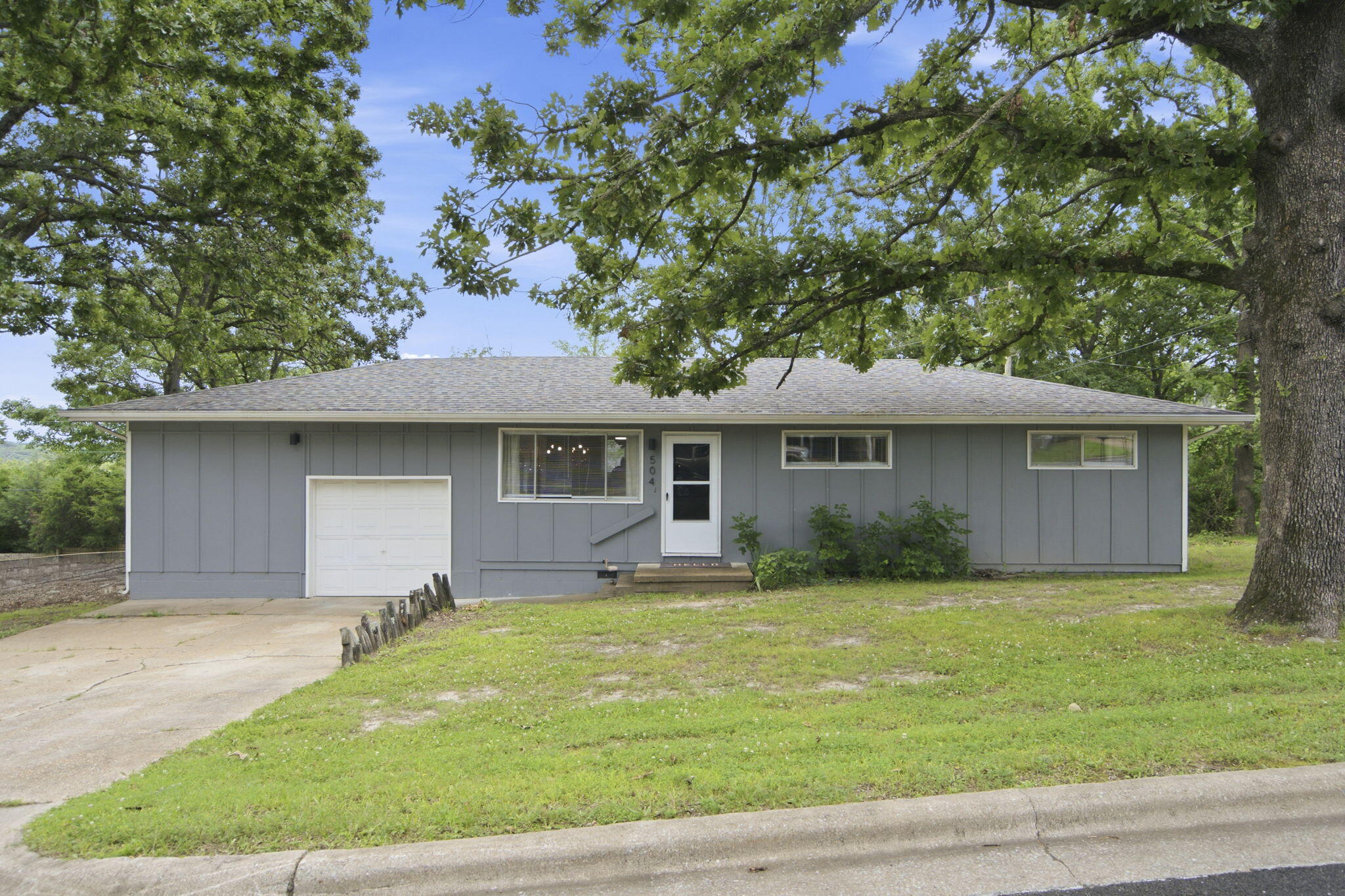 504 Truman Drive Property Photo 1