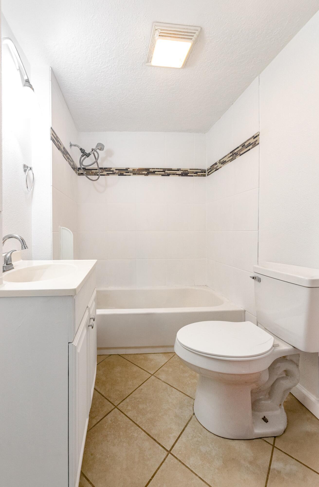 205 West 5th Street Property Photo 10