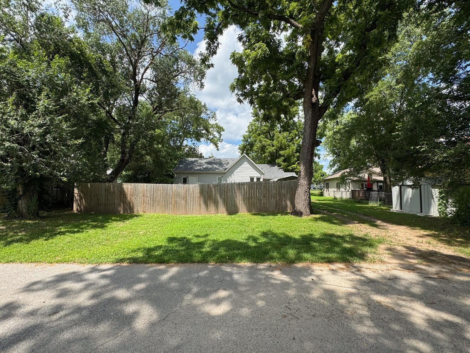 205 West 5th Street Property Photo 19