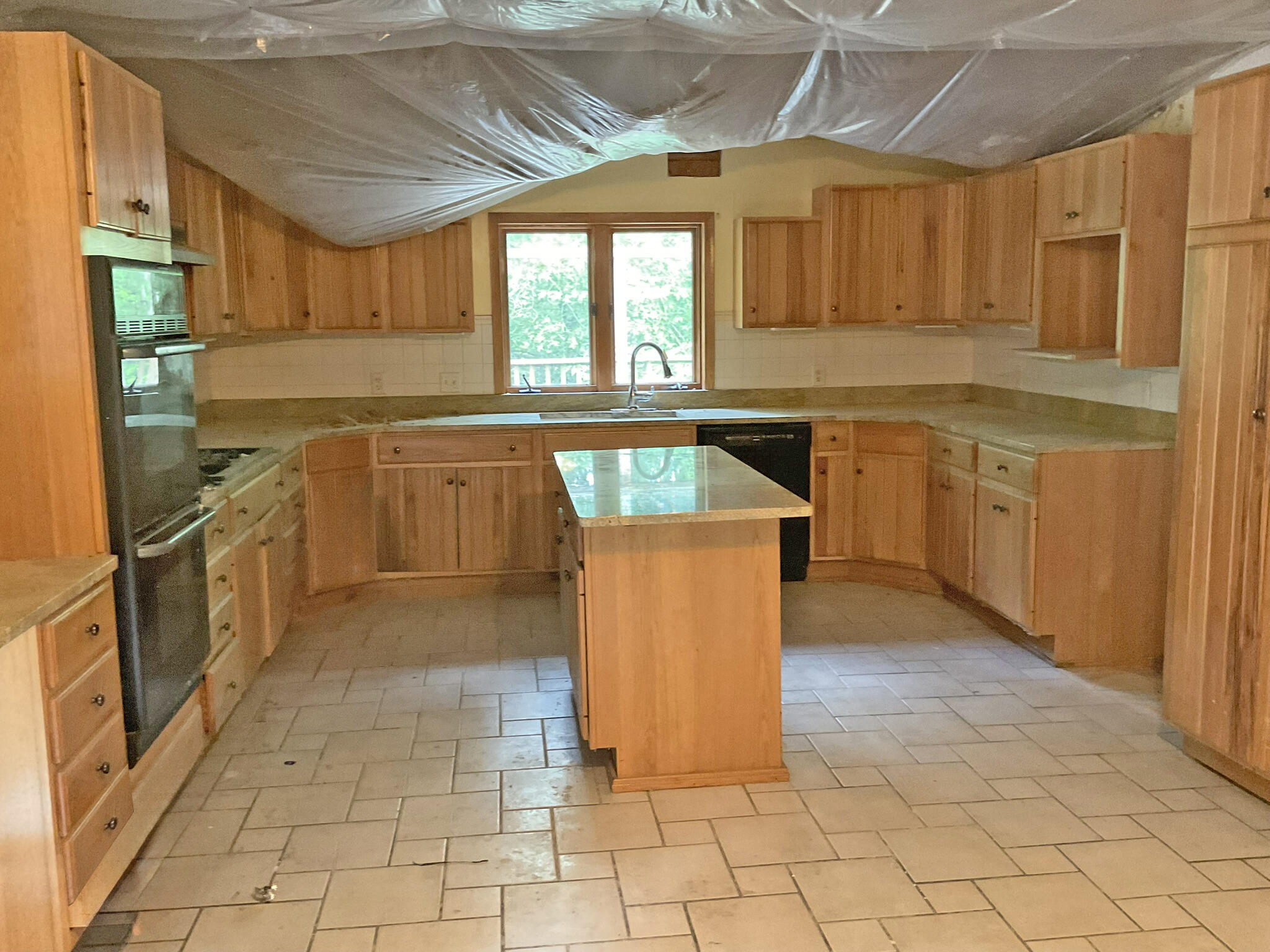 98 Fine Drive Property Photo 5
