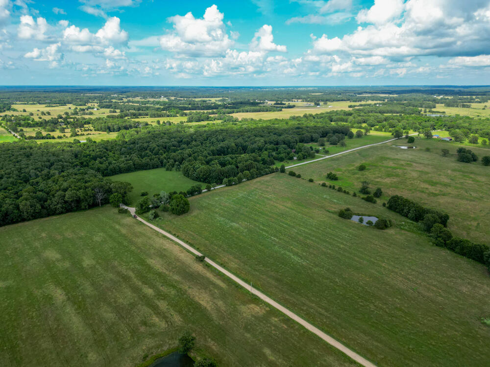 10175 Doe Run Road Property Photo 4