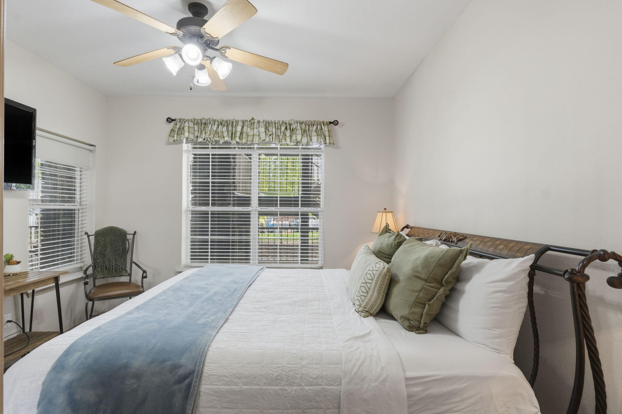 300 Glory Road 4 Property Photo 32