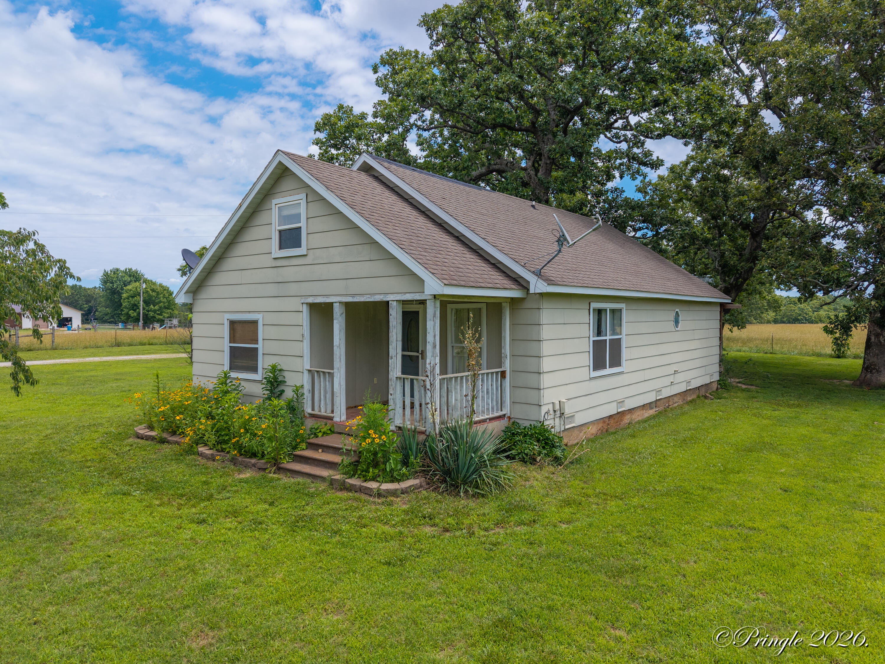7504 County Road 3730 Property Photo 6
