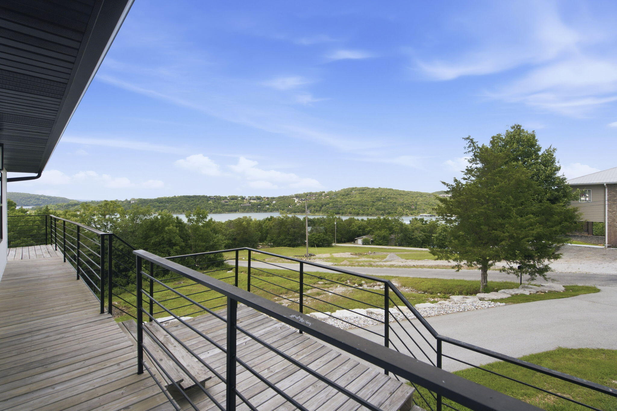 871 Lakeview Drive Property Photo 5