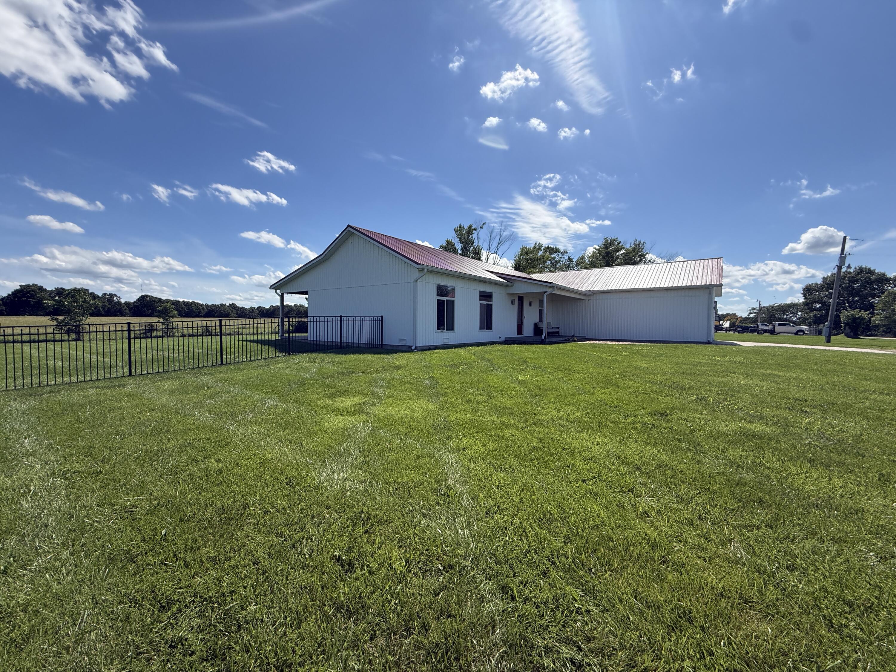 866 State Highway Dd Property Photo 5