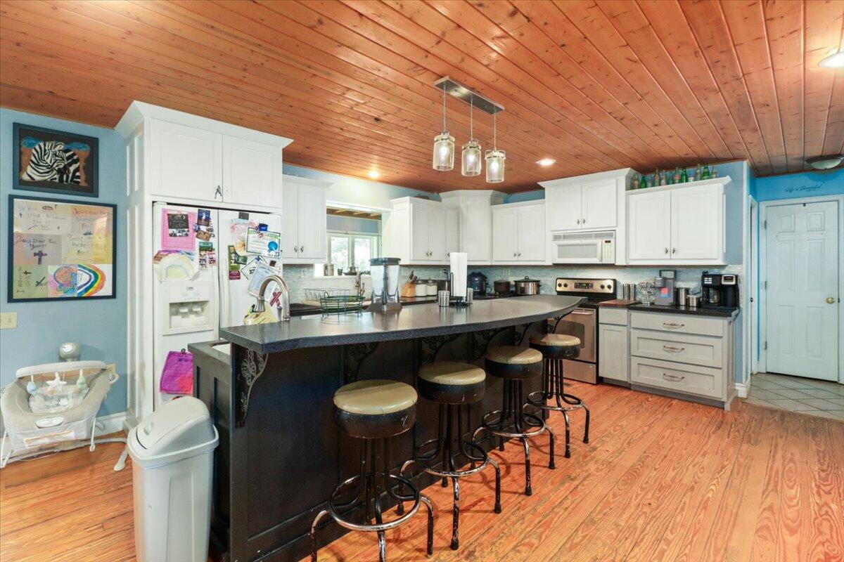 5025 M Highway Property Photo 5