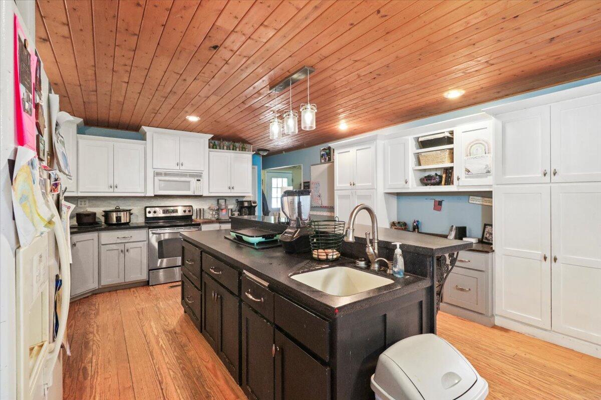5025 M Highway Property Photo 6