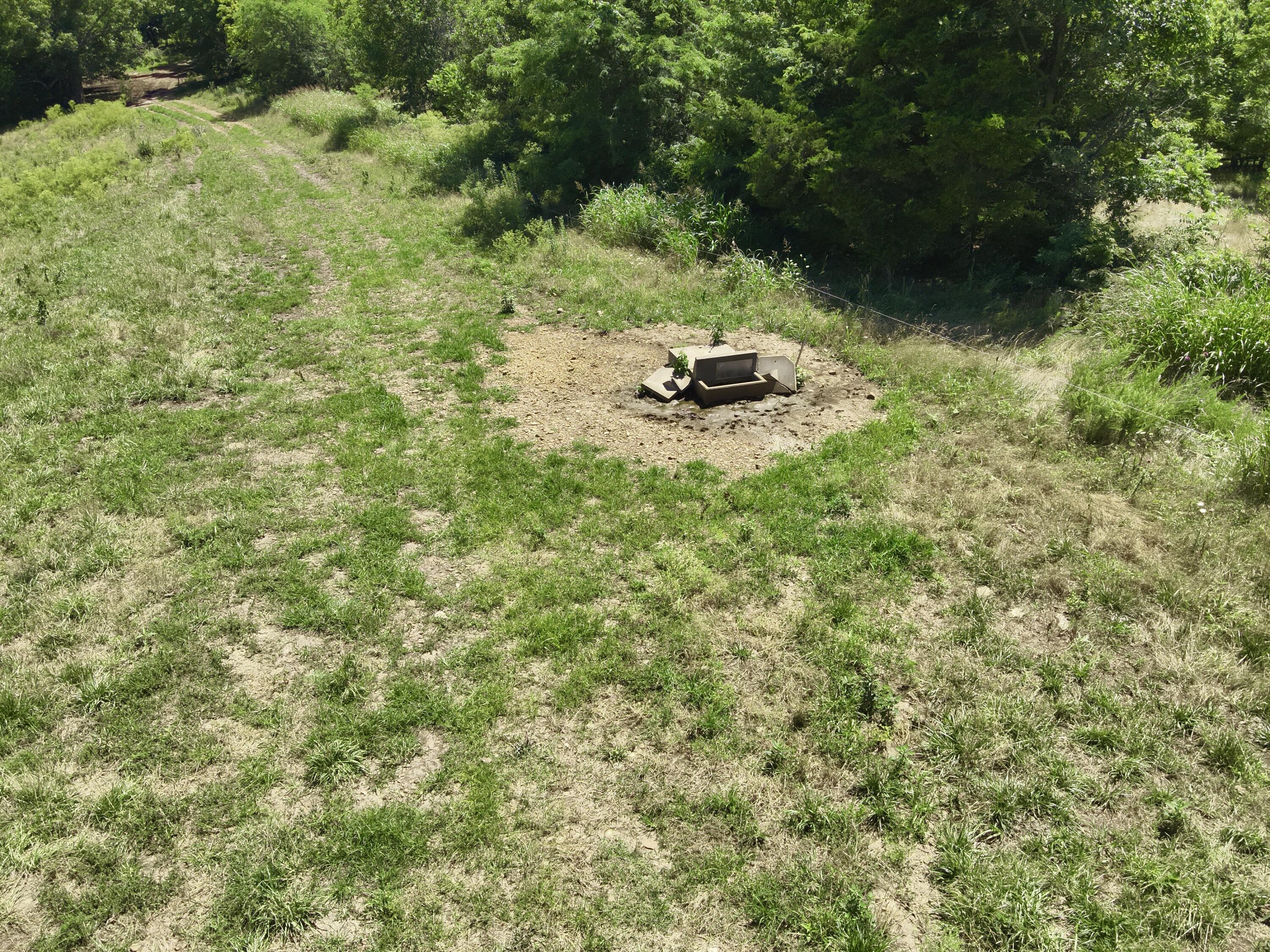 000 East 475th Road Property Photo 5