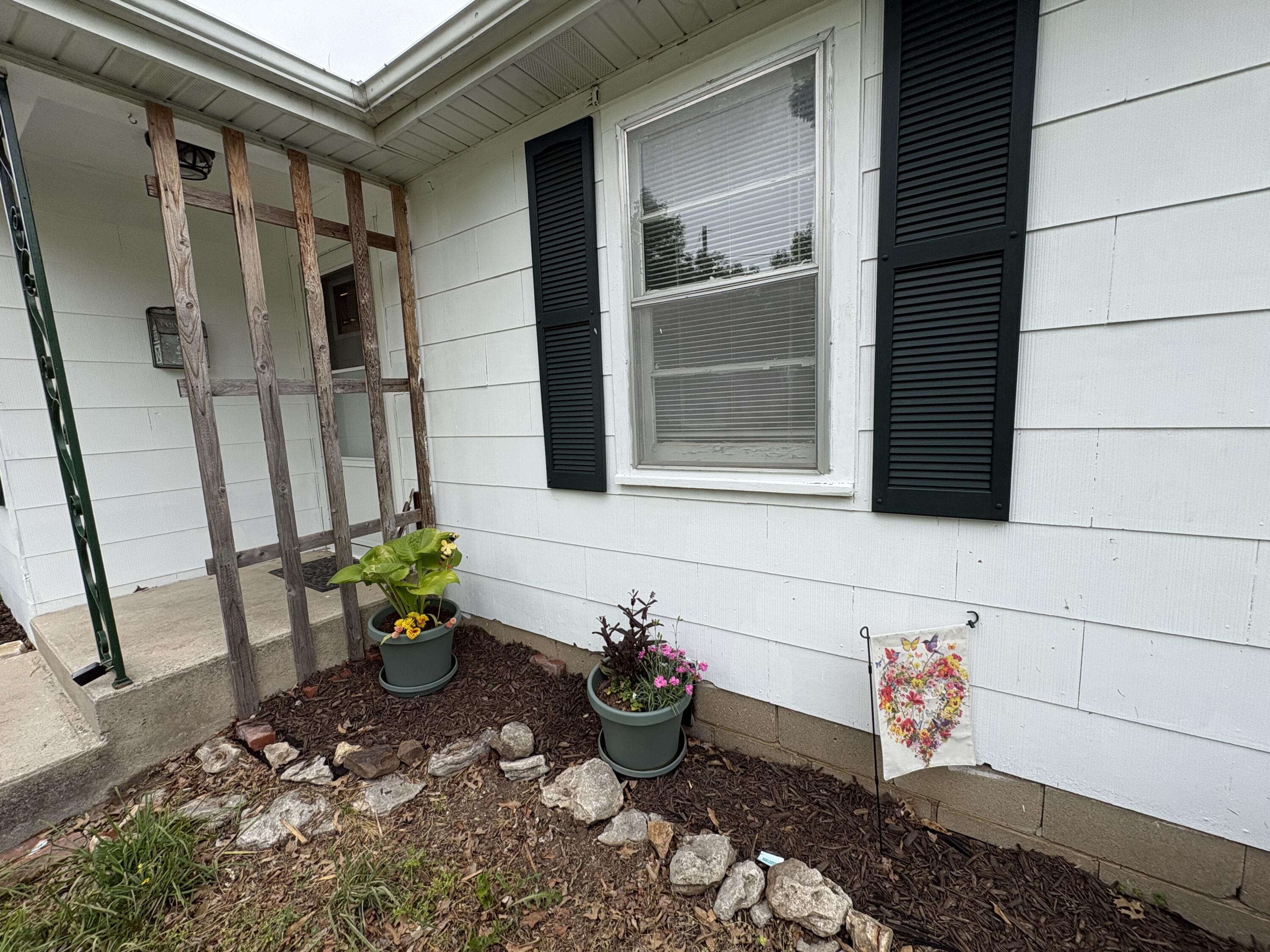 220 Wells Street Property Photo 5